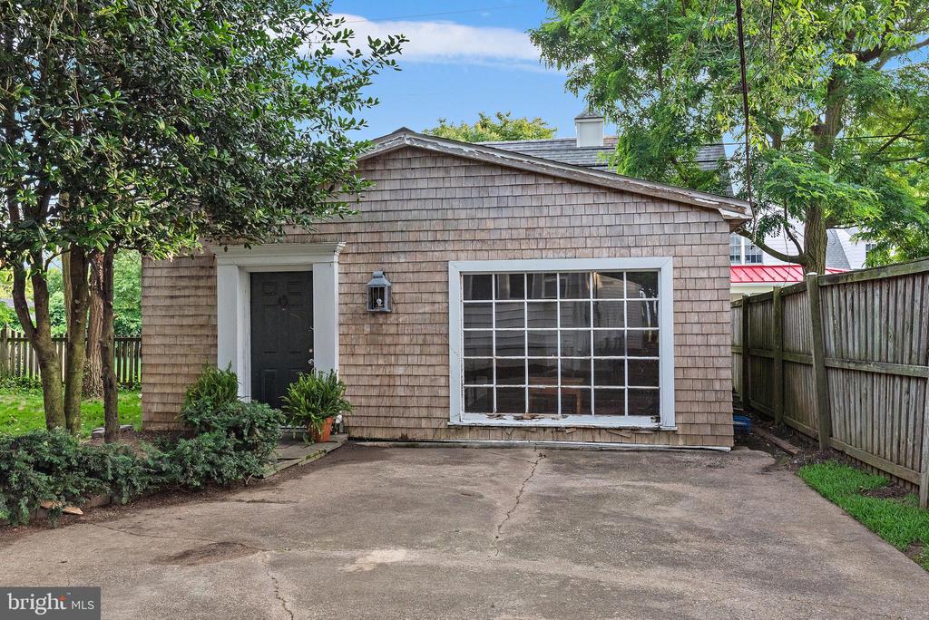90 RIVER DRIVE