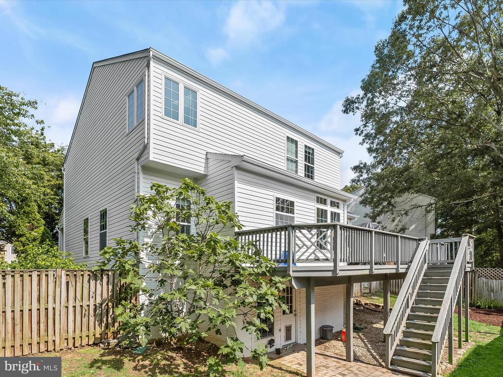 8111 HUNTMASTER COURT