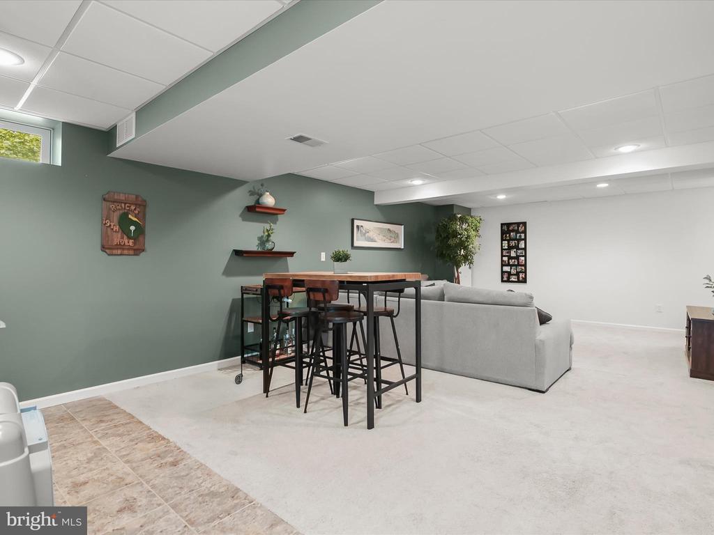8111 HUNTMASTER COURT