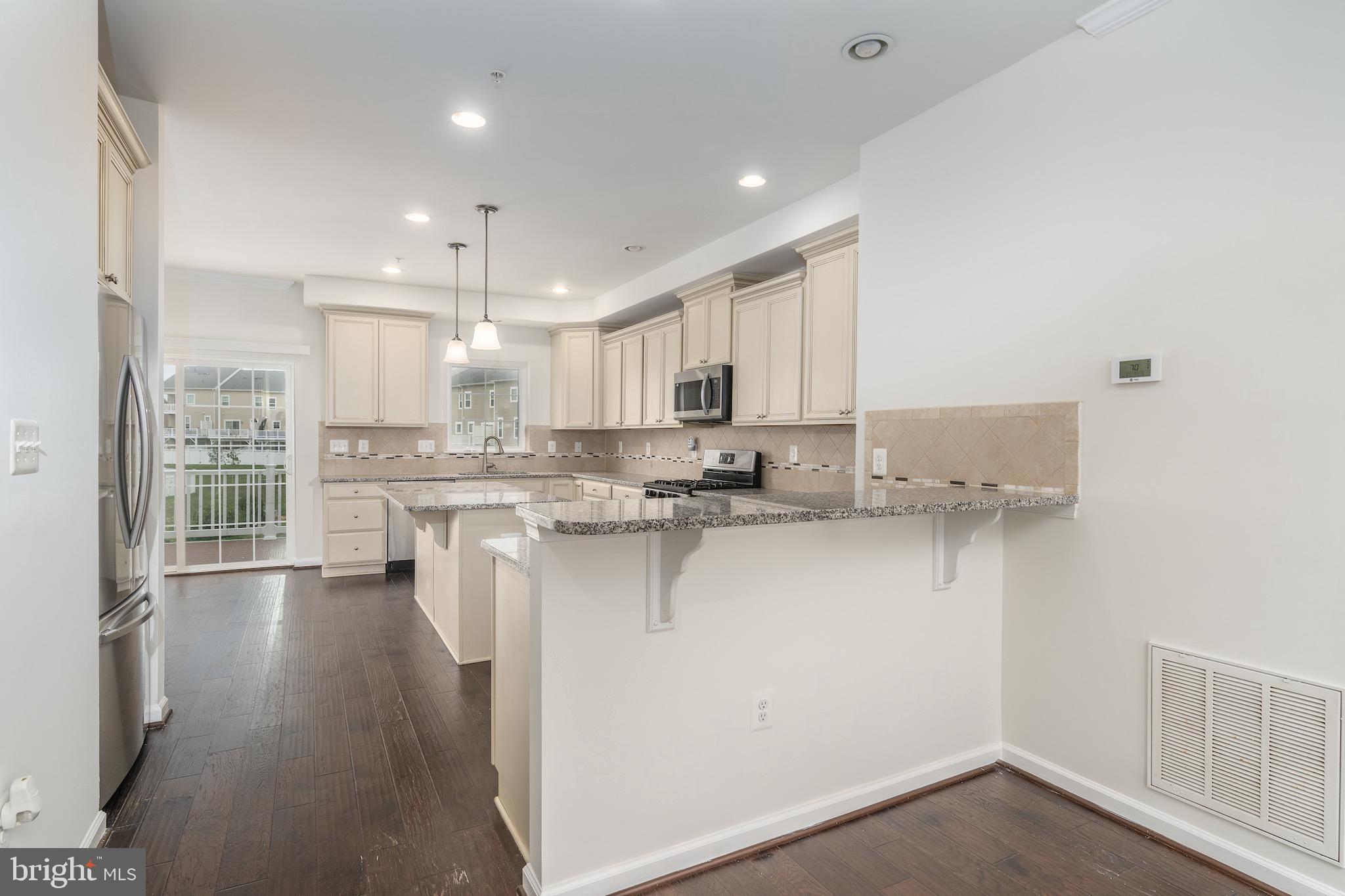 5427 SPOTSWOOD PLACE