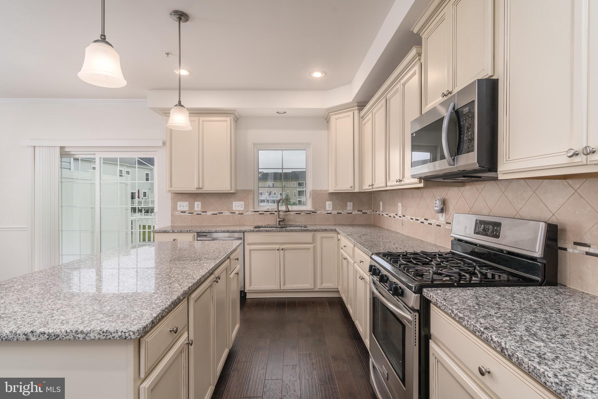 5427 SPOTSWOOD PLACE