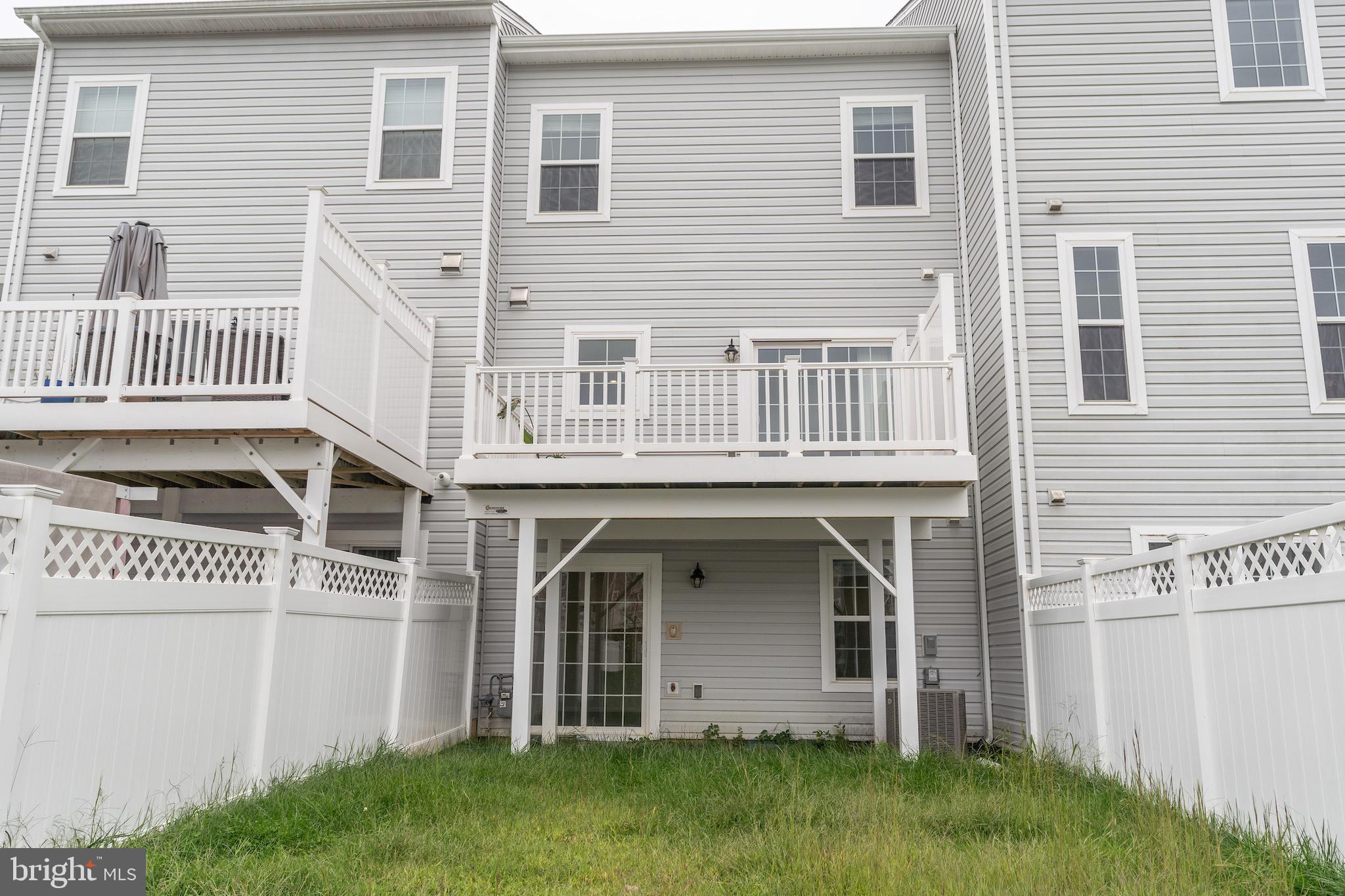 5427 SPOTSWOOD PLACE