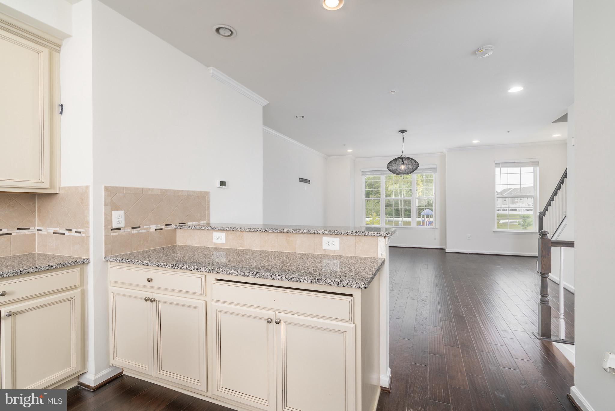 5427 SPOTSWOOD PLACE