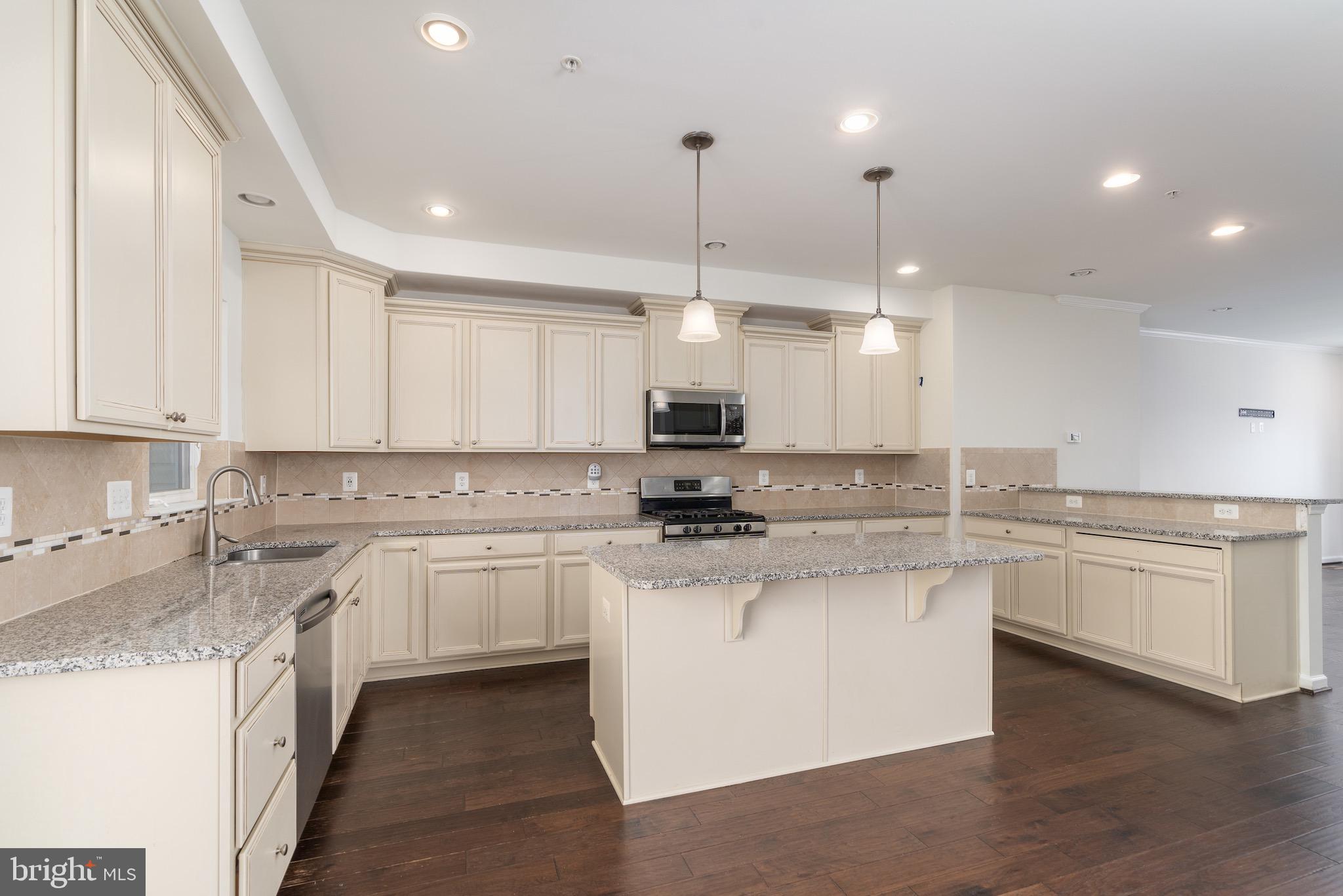 5427 SPOTSWOOD PLACE