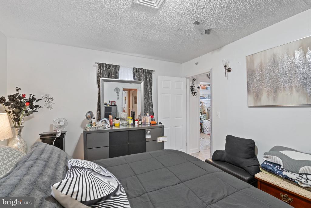 5306 CEDAR DRIVE