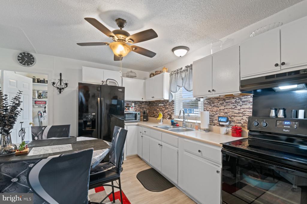 5306 CEDAR DRIVE