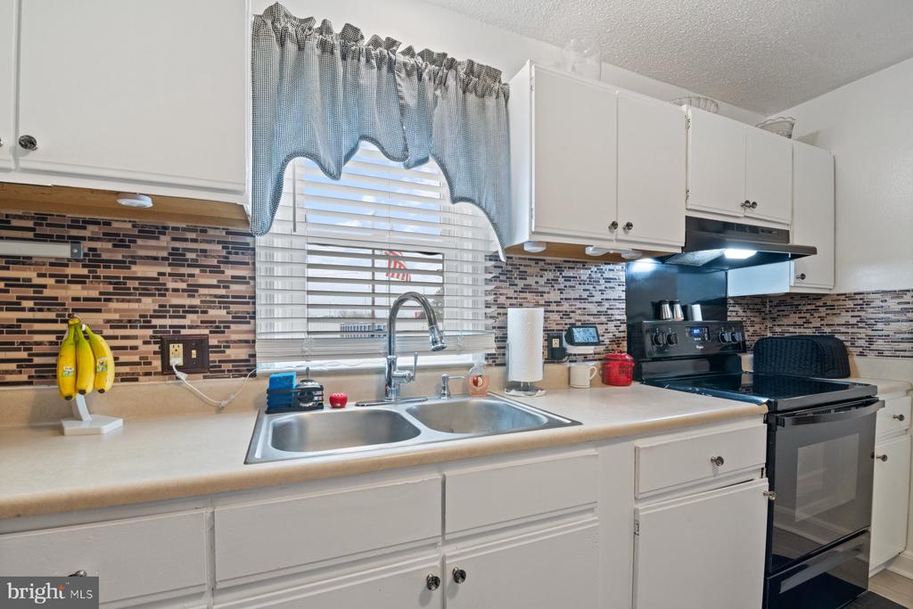 5306 CEDAR DRIVE