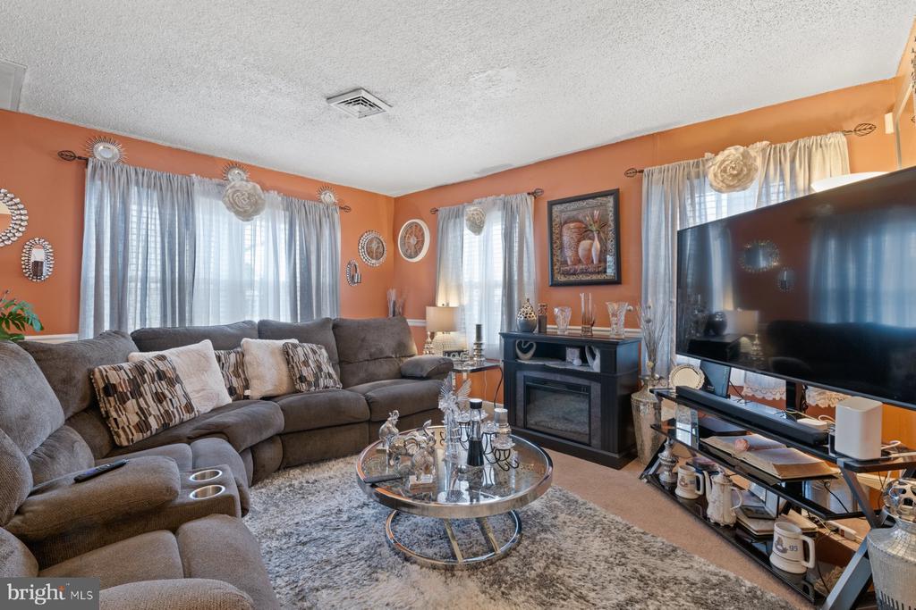 5306 CEDAR DRIVE