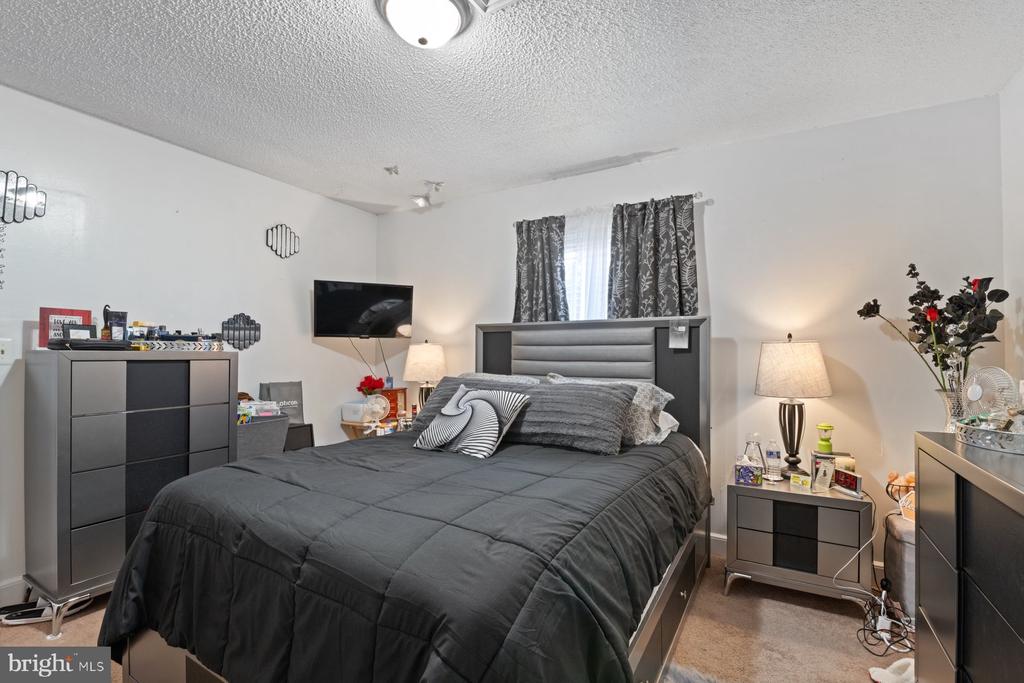 5306 CEDAR DRIVE