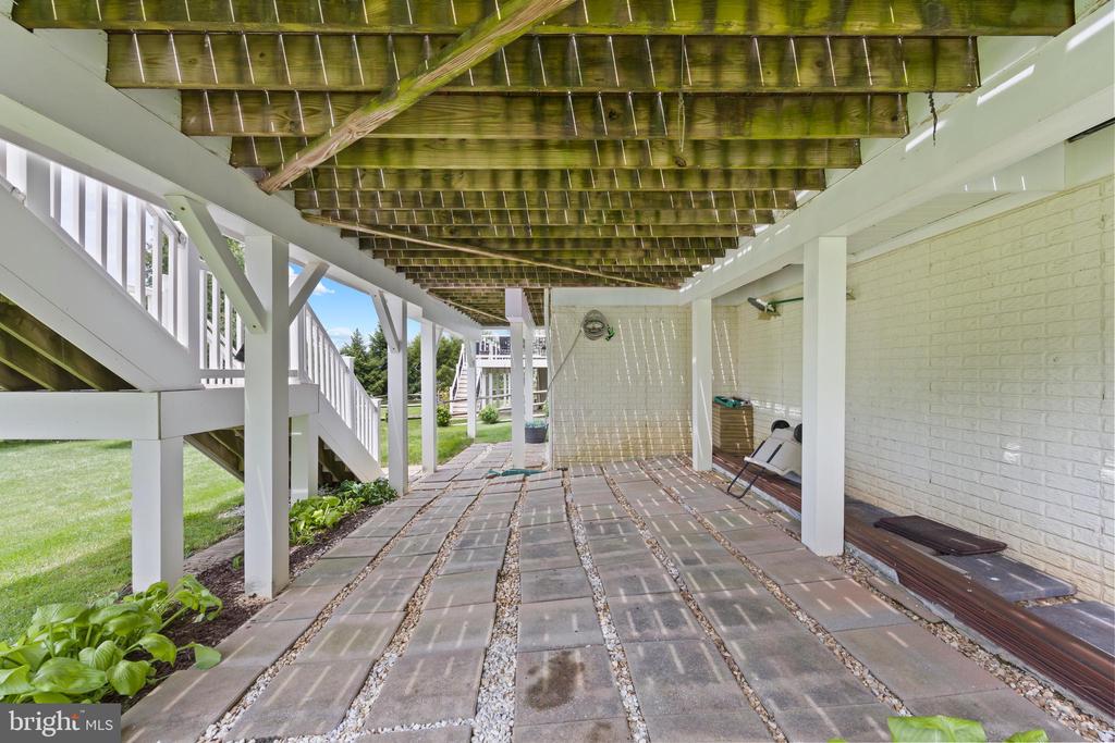 9175 BEALLS FARM ROAD