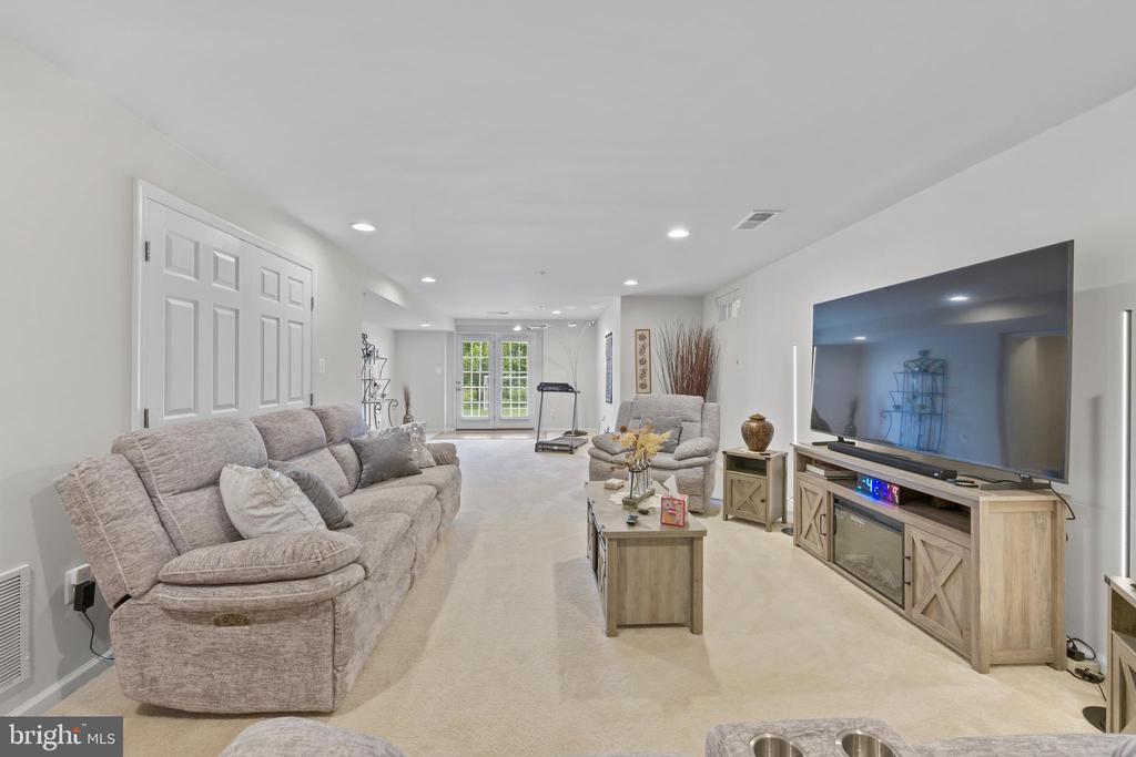 9175 BEALLS FARM ROAD