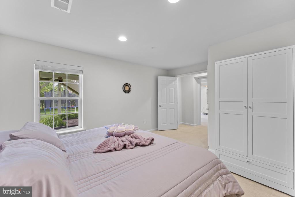 9175 BEALLS FARM ROAD
