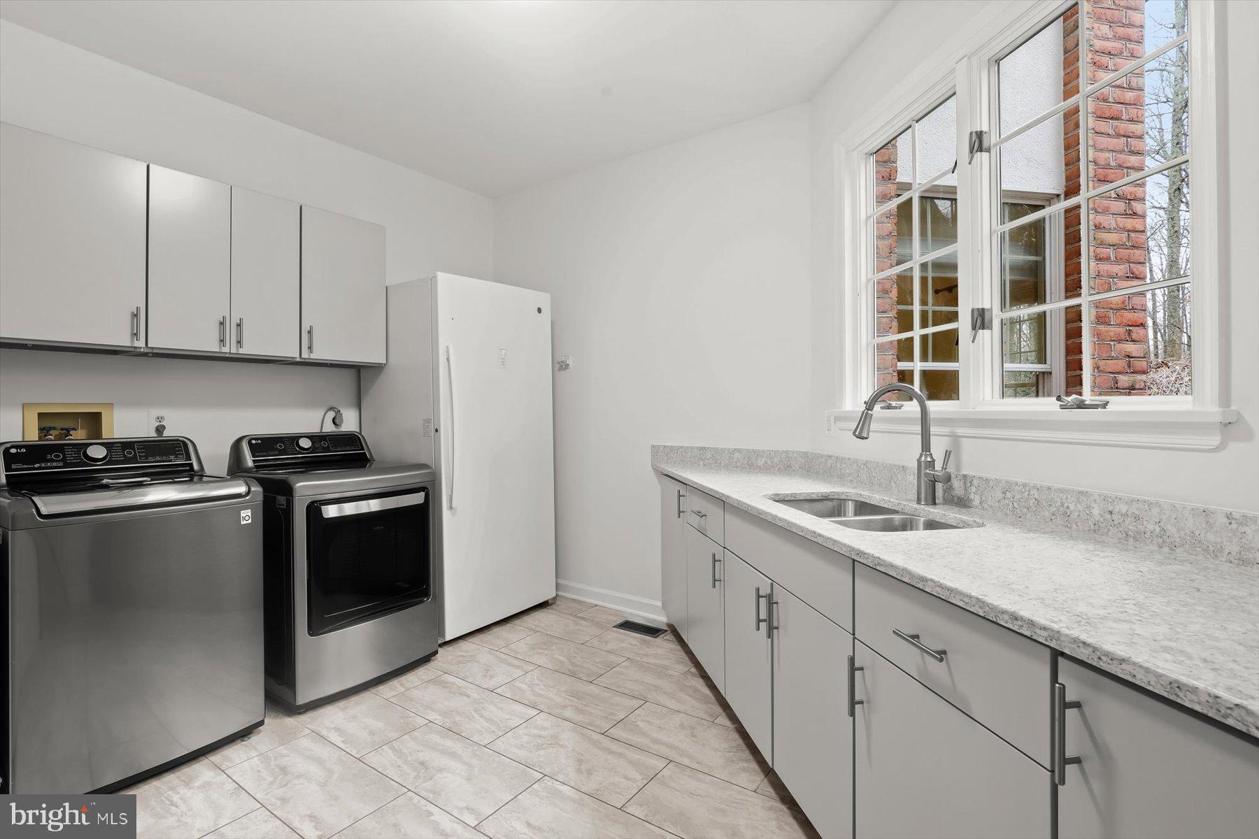 12400 TRIADELPHIA ROAD