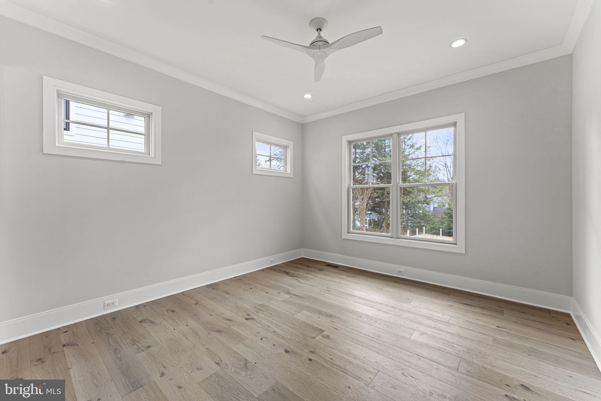 5516 MCKINLEY STREET