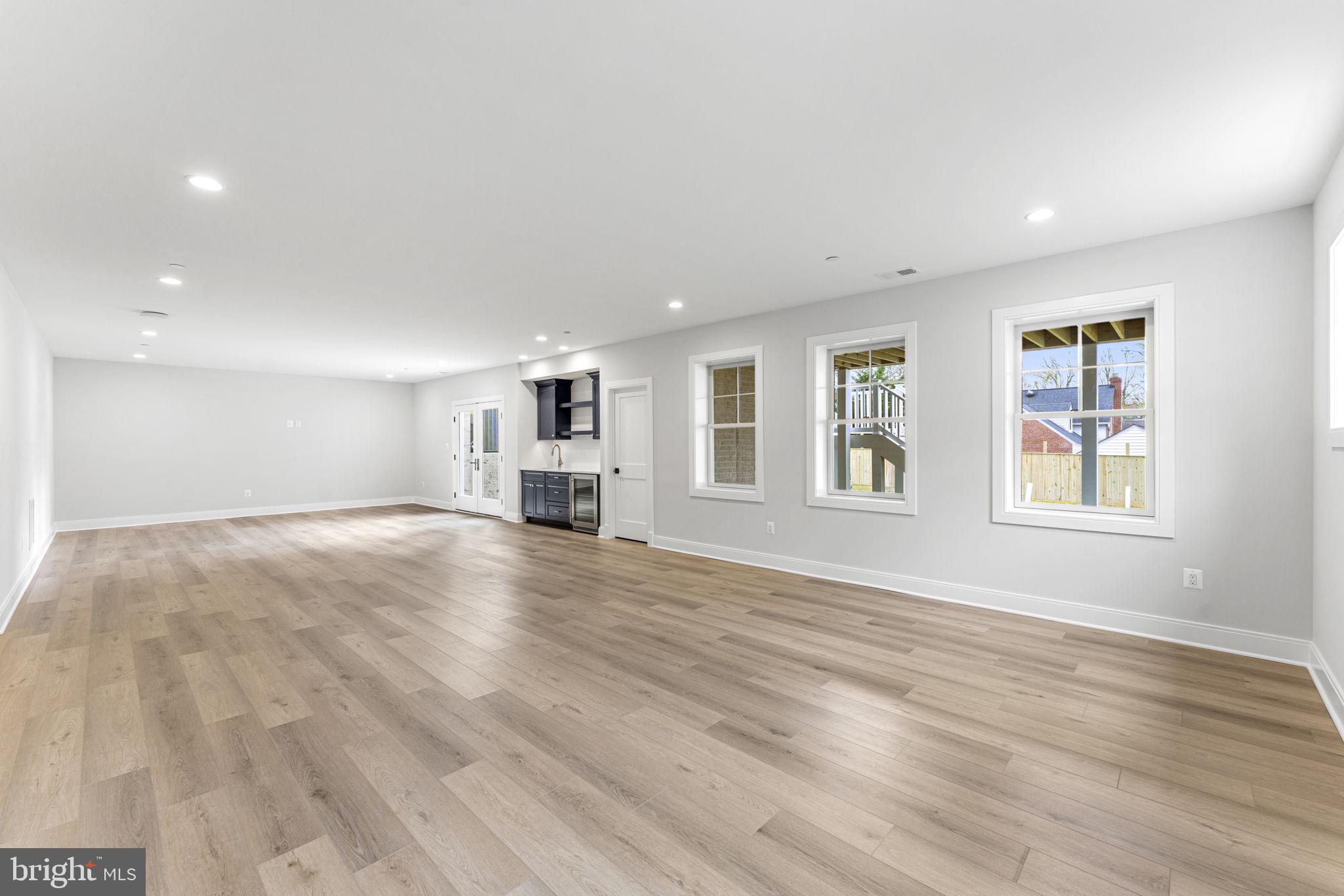 5516 MCKINLEY STREET