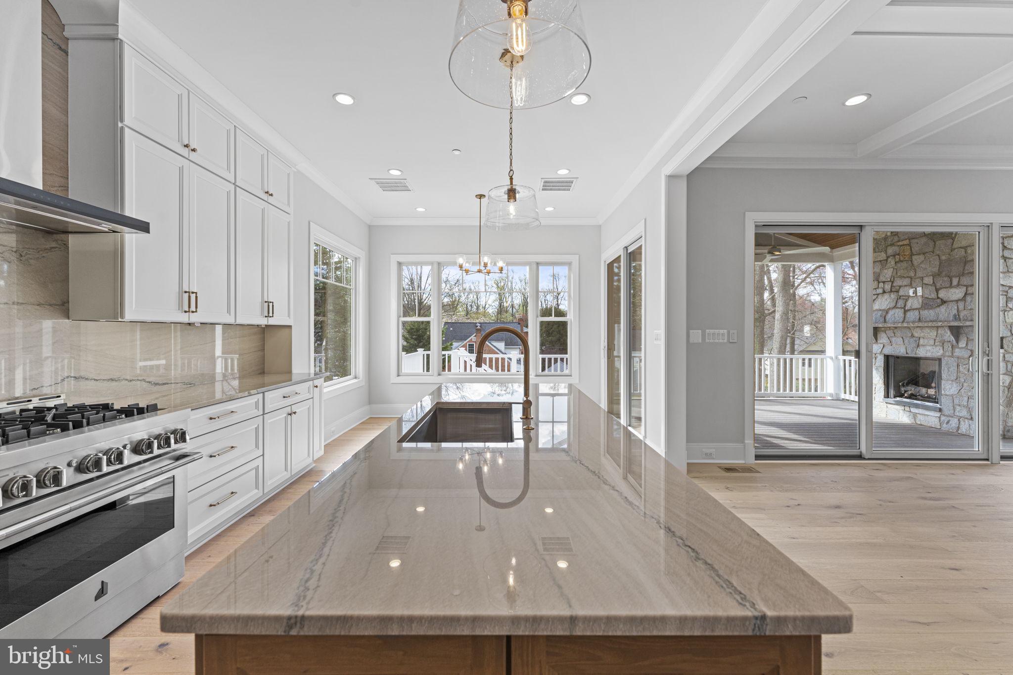 5516 MCKINLEY STREET