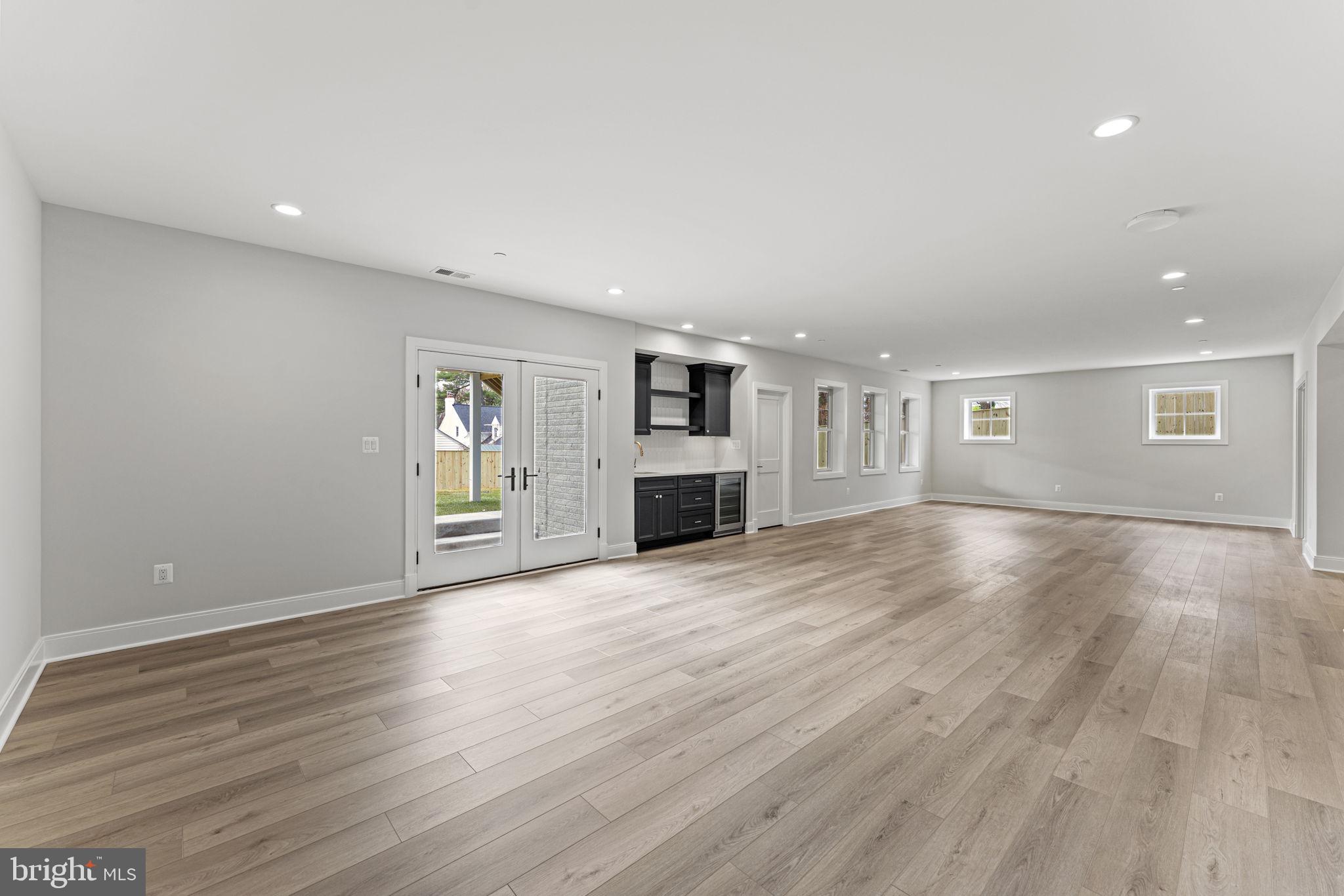 5516 MCKINLEY STREET