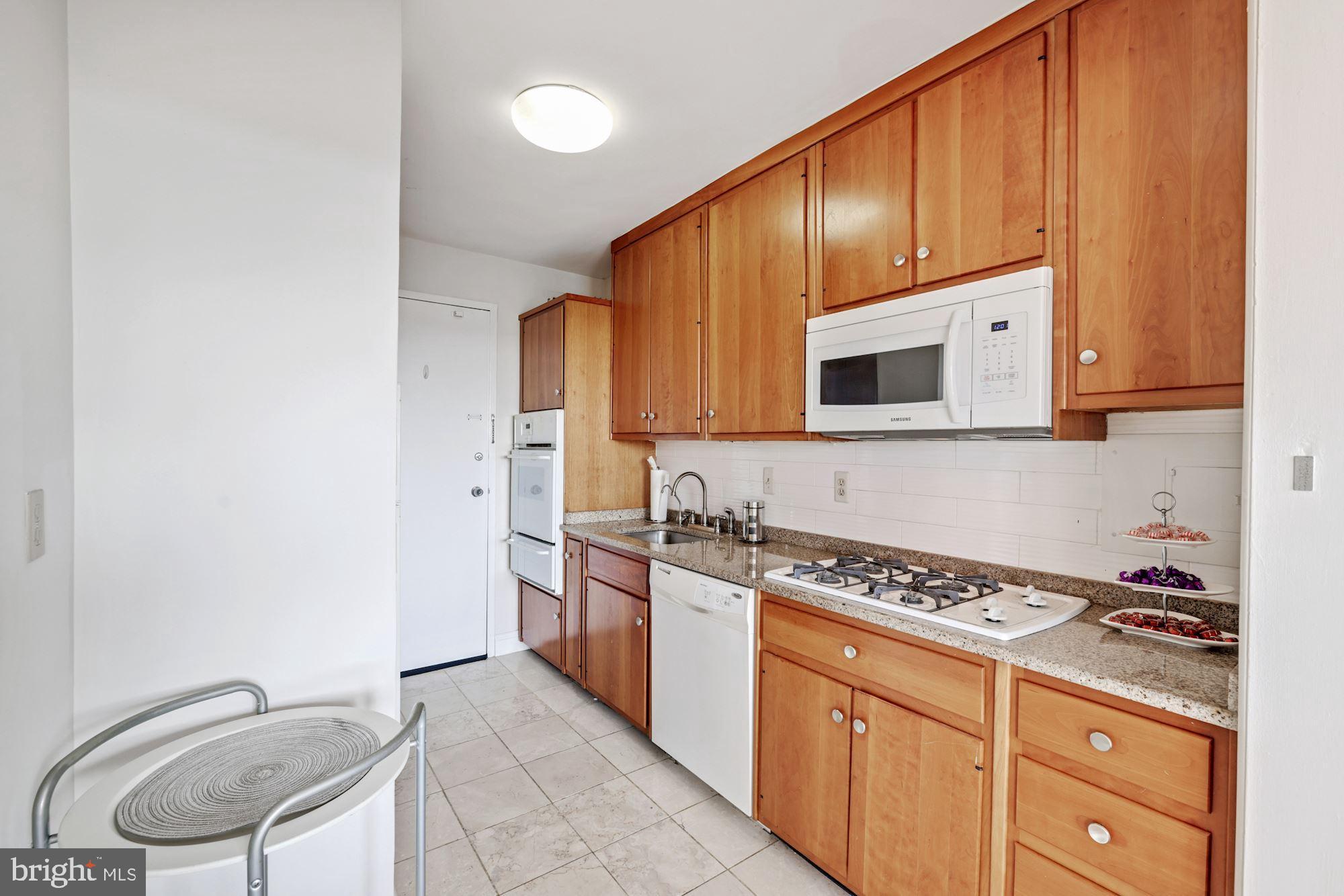 10500 ROCKVILLE PIKE 1221