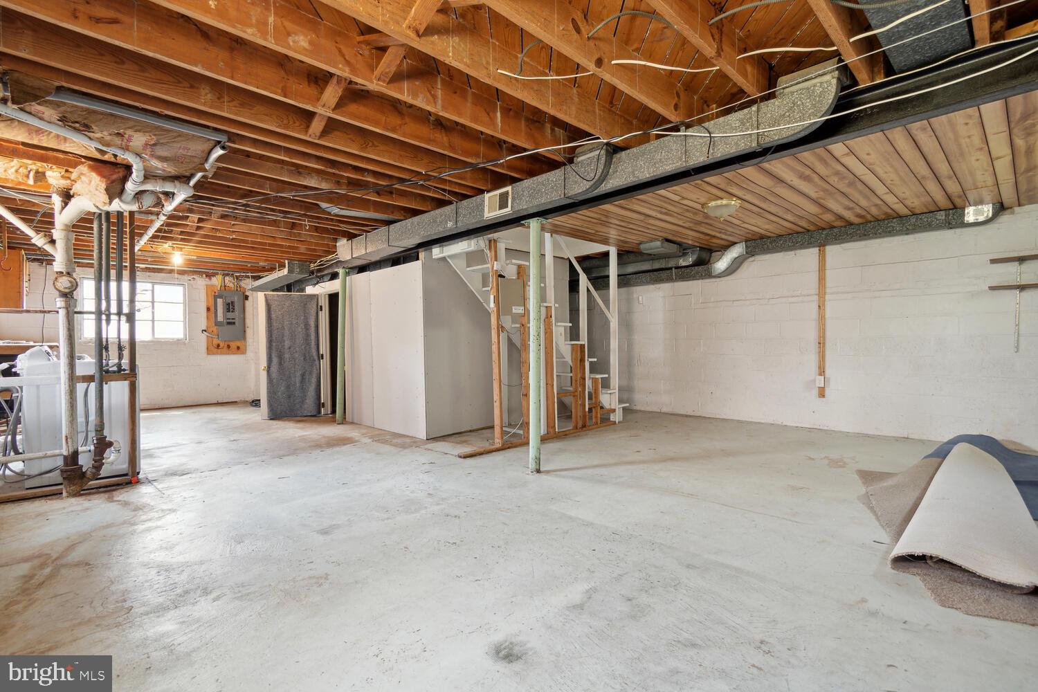 2305 DOUGLAS COURT