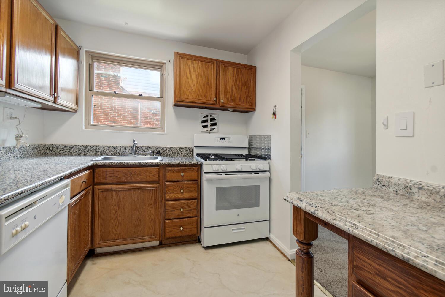 2305 DOUGLAS COURT
