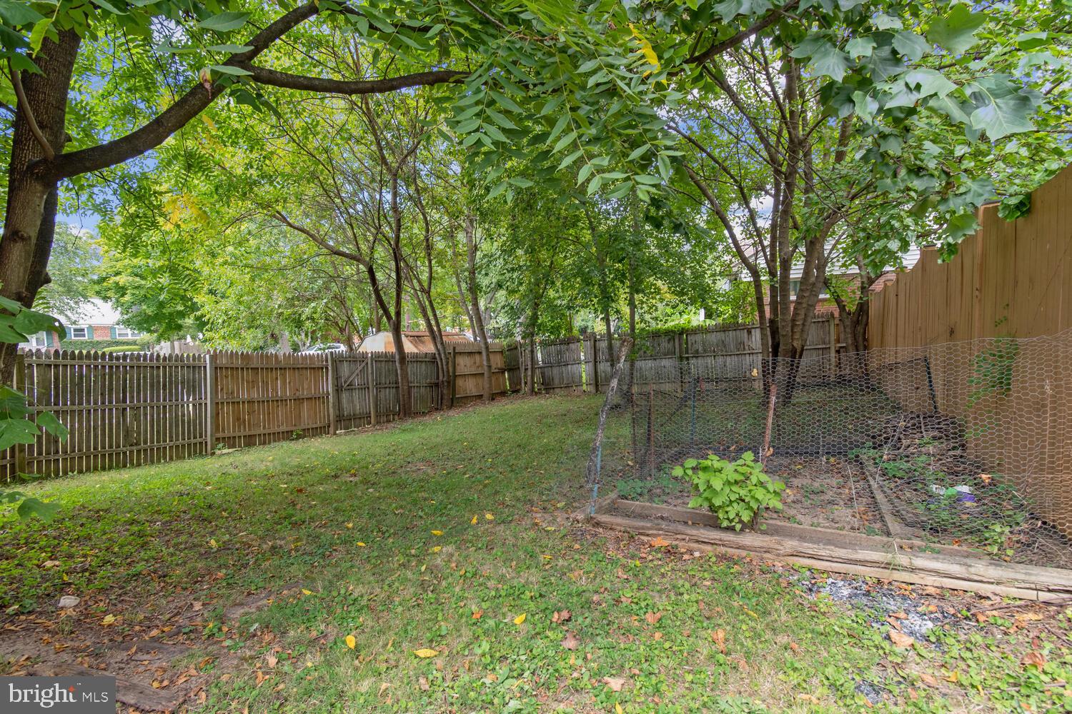 2305 DOUGLAS COURT