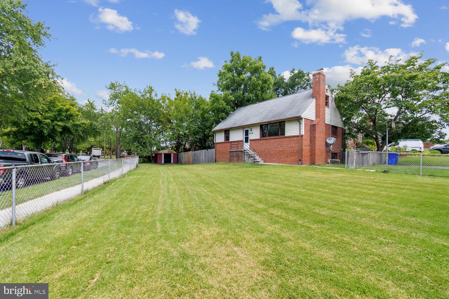 2305 DOUGLAS COURT