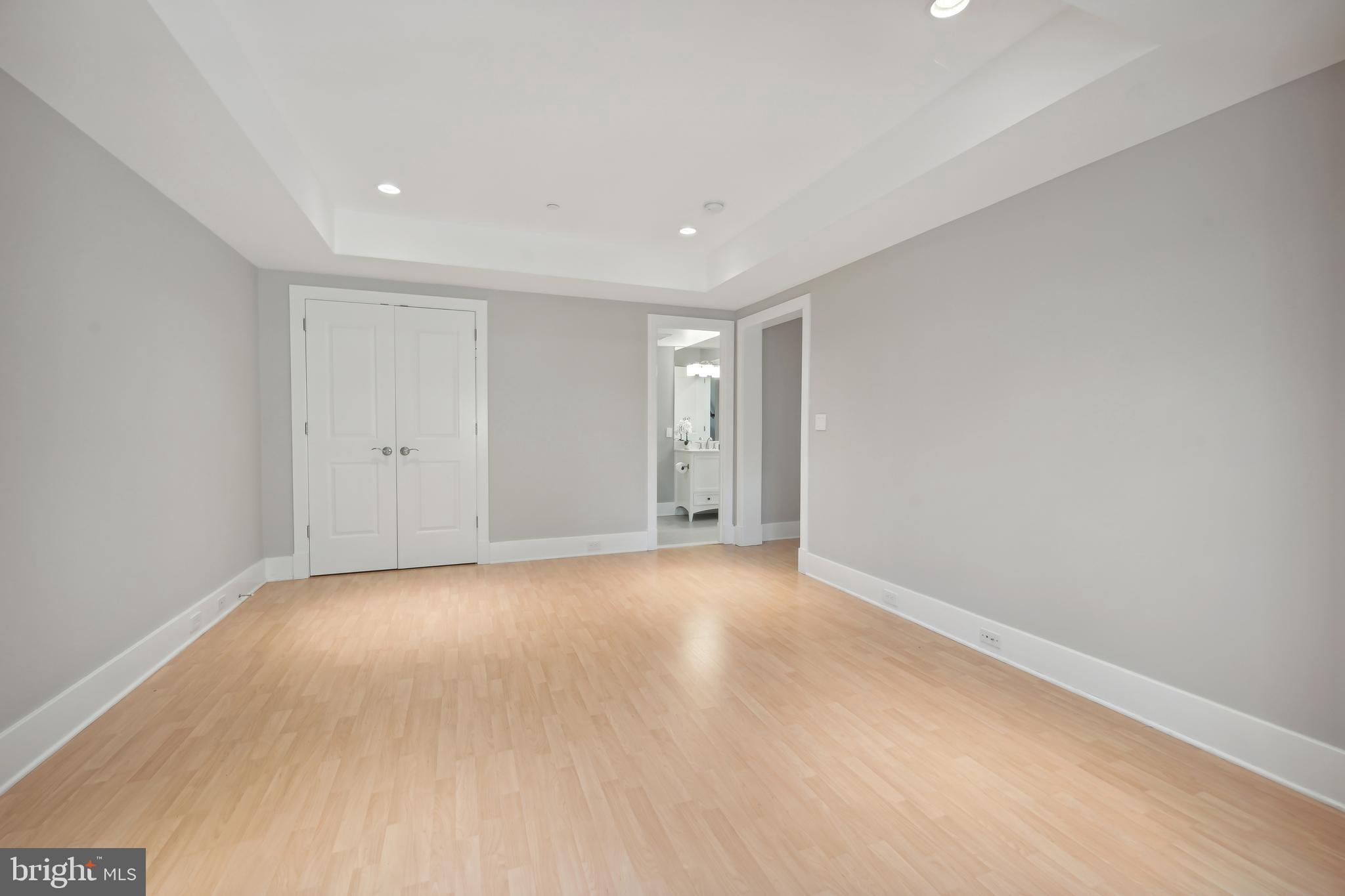 7021 OAK FOREST LANE