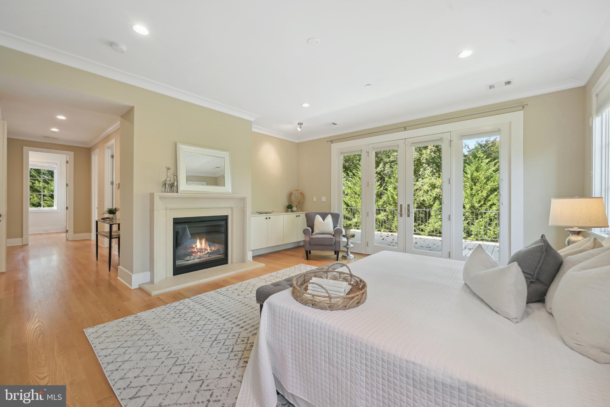 7021 OAK FOREST LANE