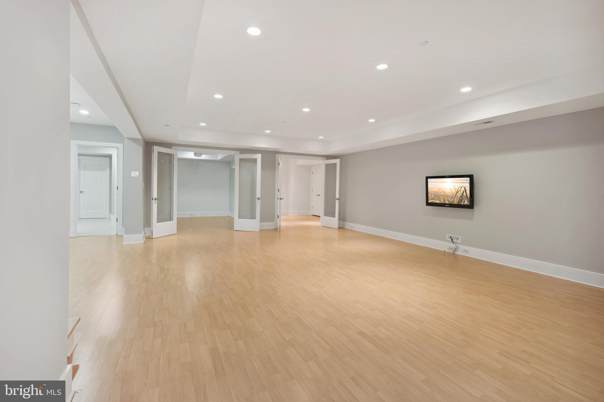 7021 OAK FOREST LANE