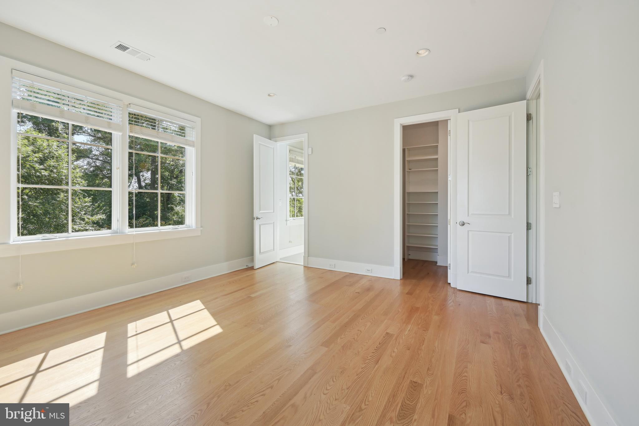 7021 OAK FOREST LANE