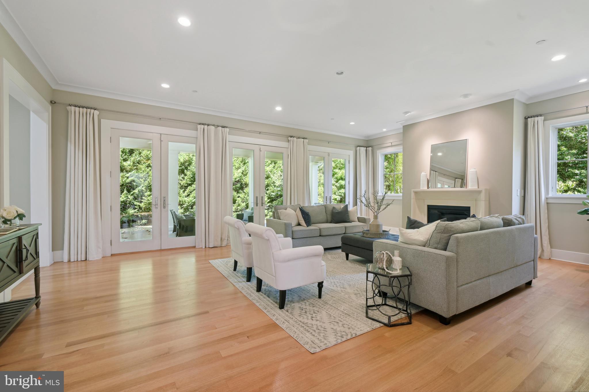 7021 OAK FOREST LANE