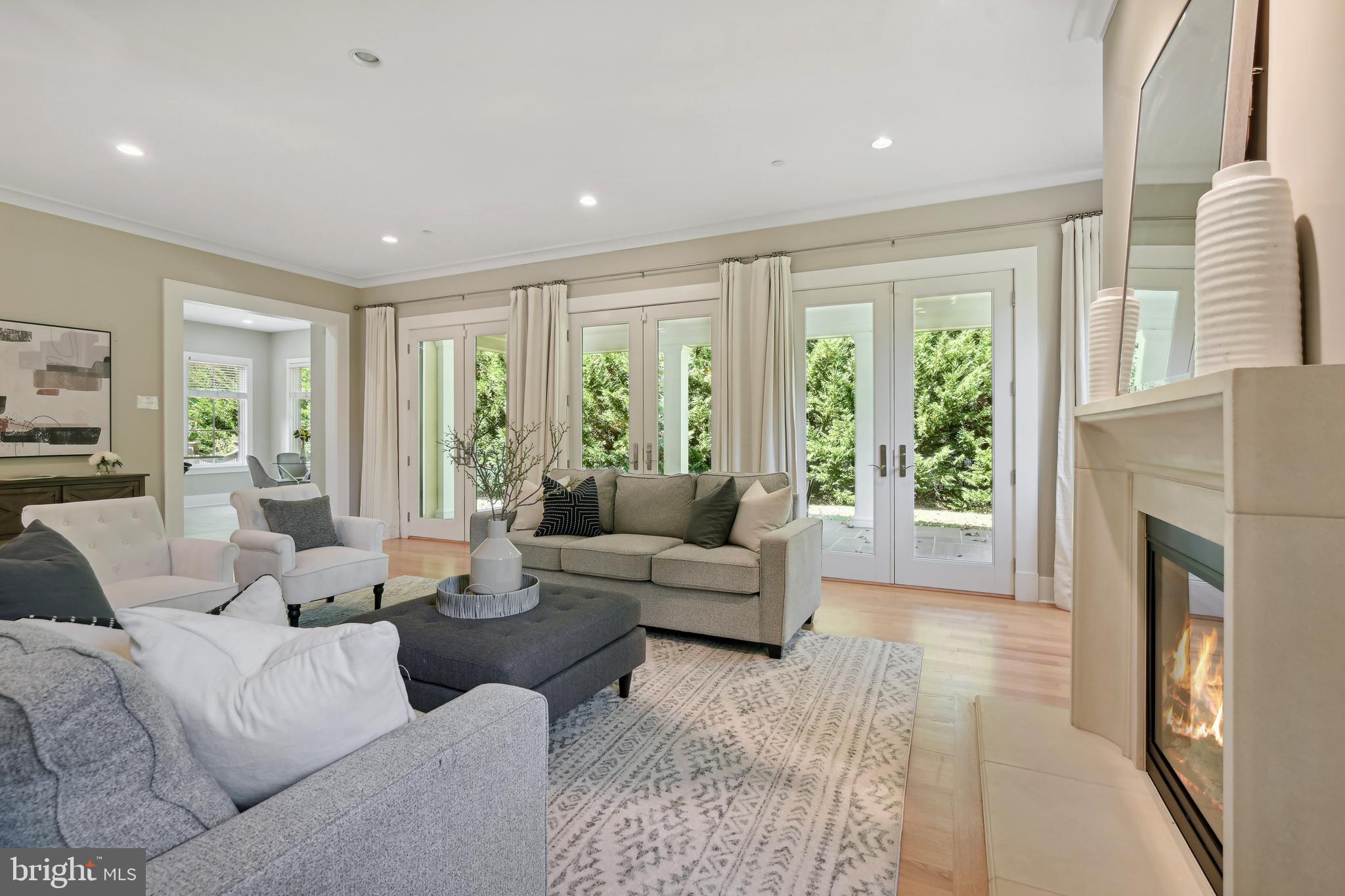 7021 OAK FOREST LANE