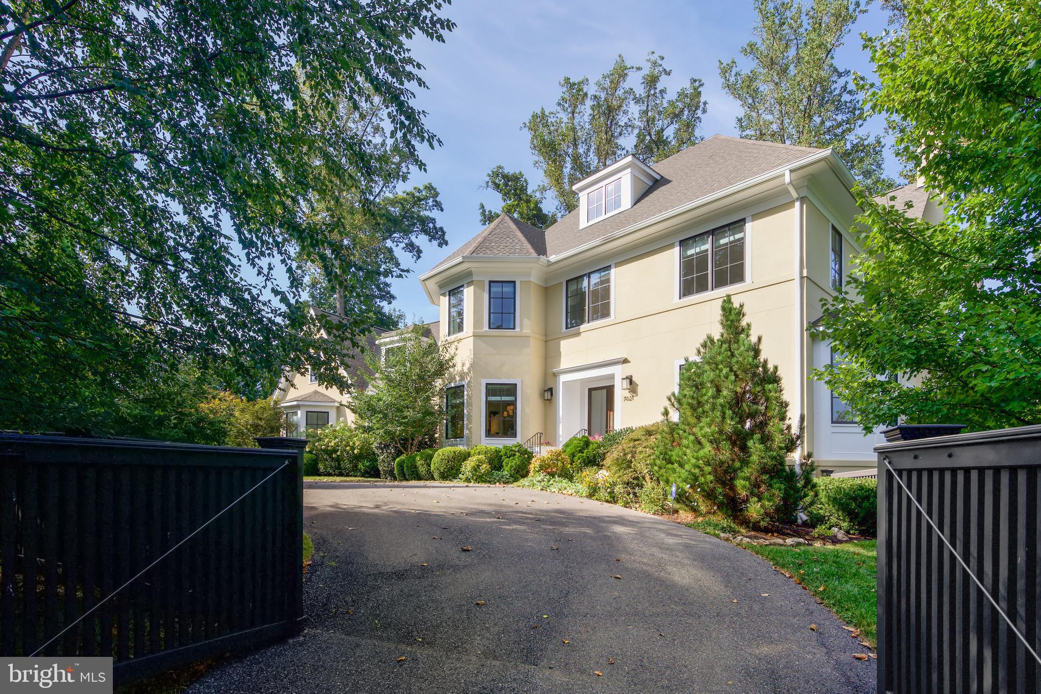 7021 OAK FOREST LANE