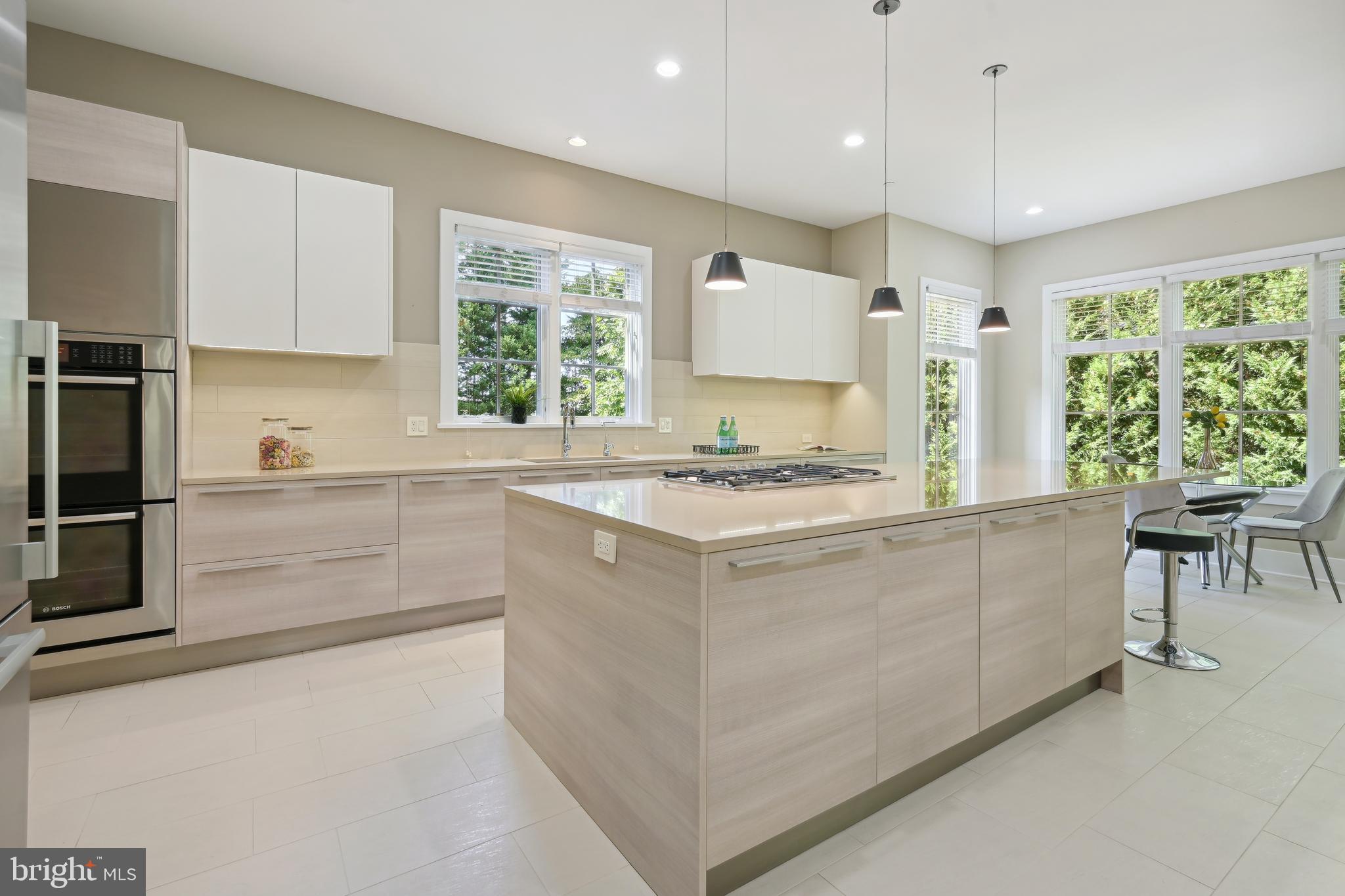 7021 OAK FOREST LANE