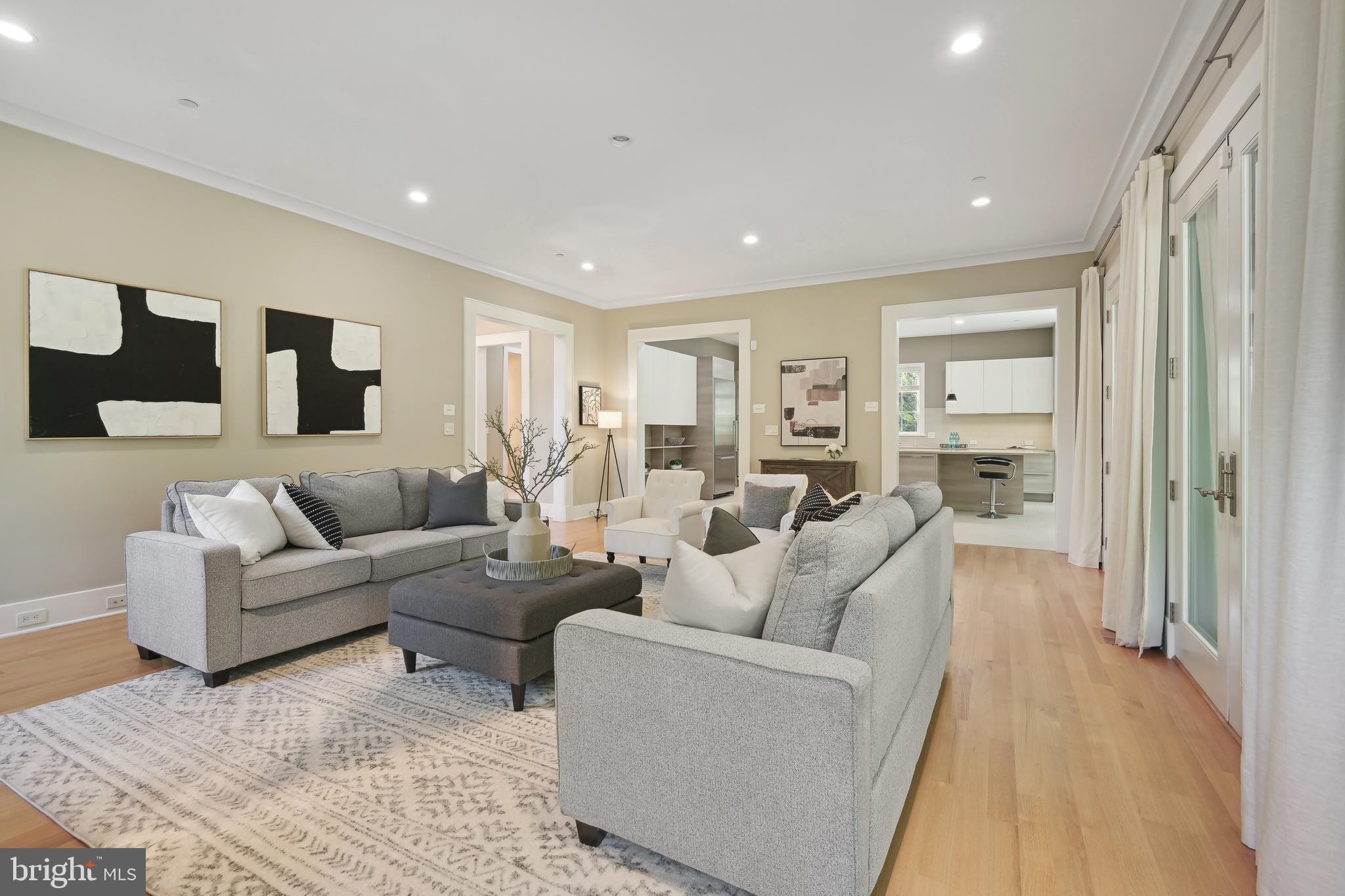 7021 OAK FOREST LANE