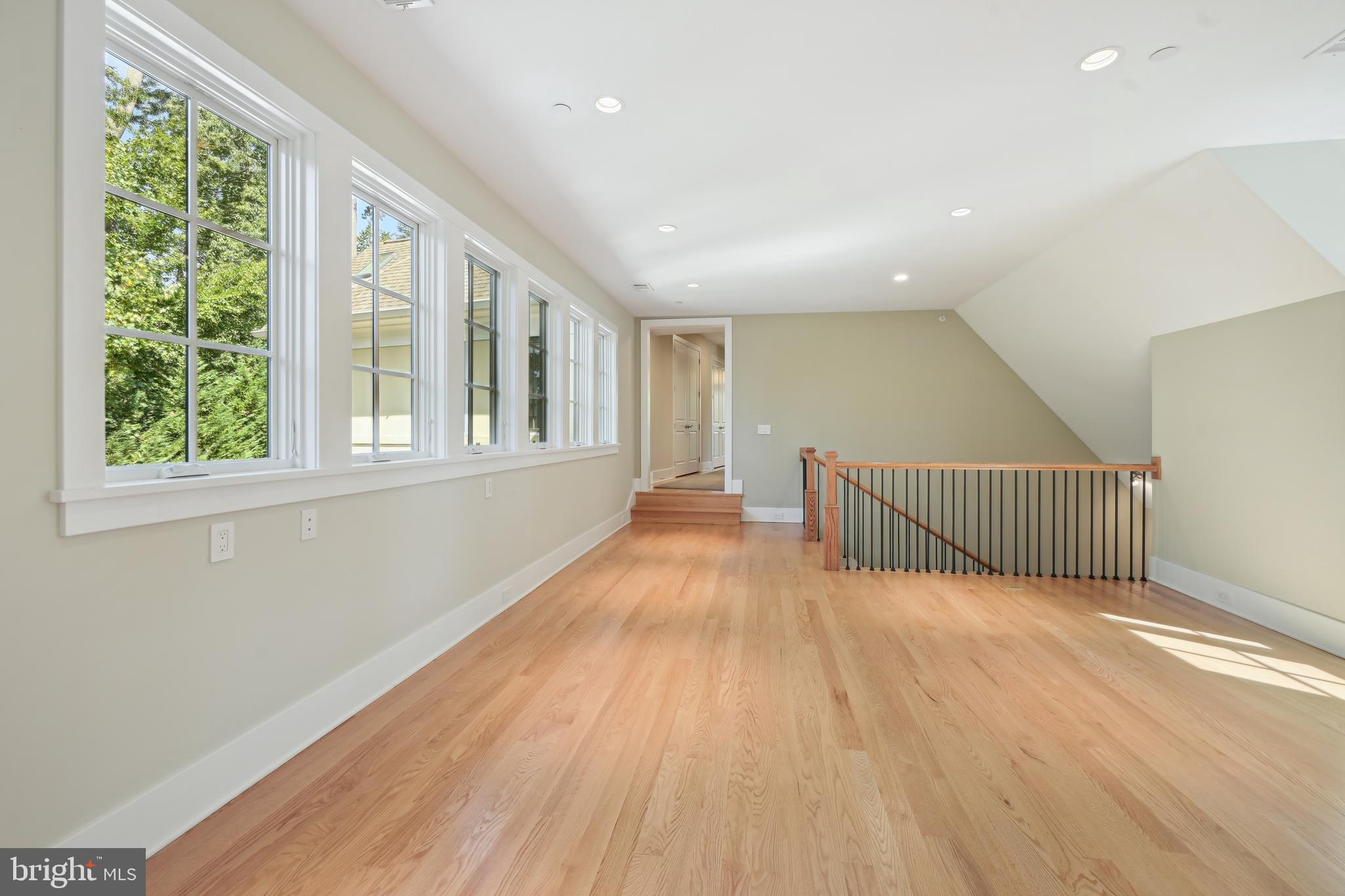7021 OAK FOREST LANE