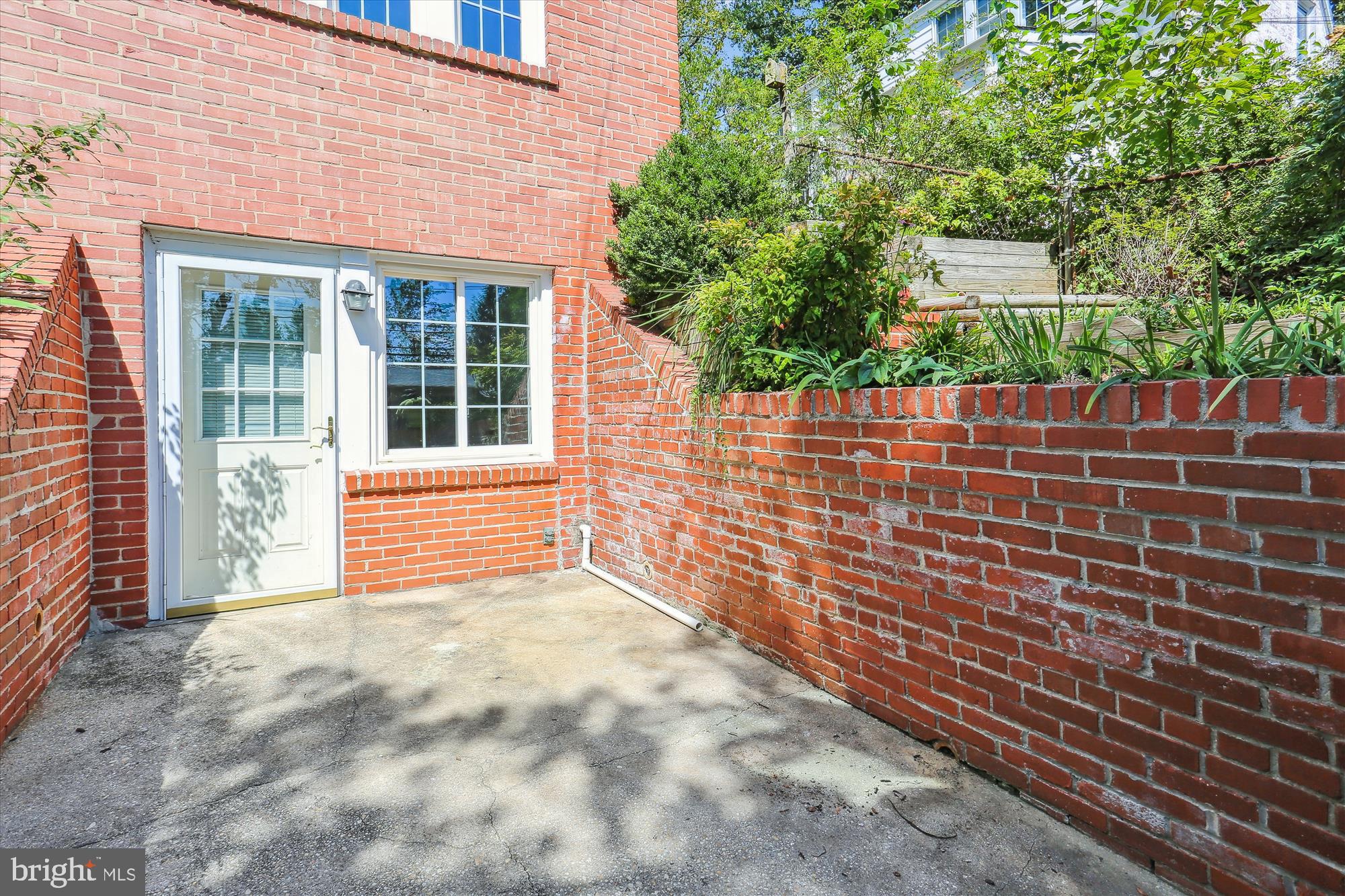 2803 WASHINGTON AVENUE