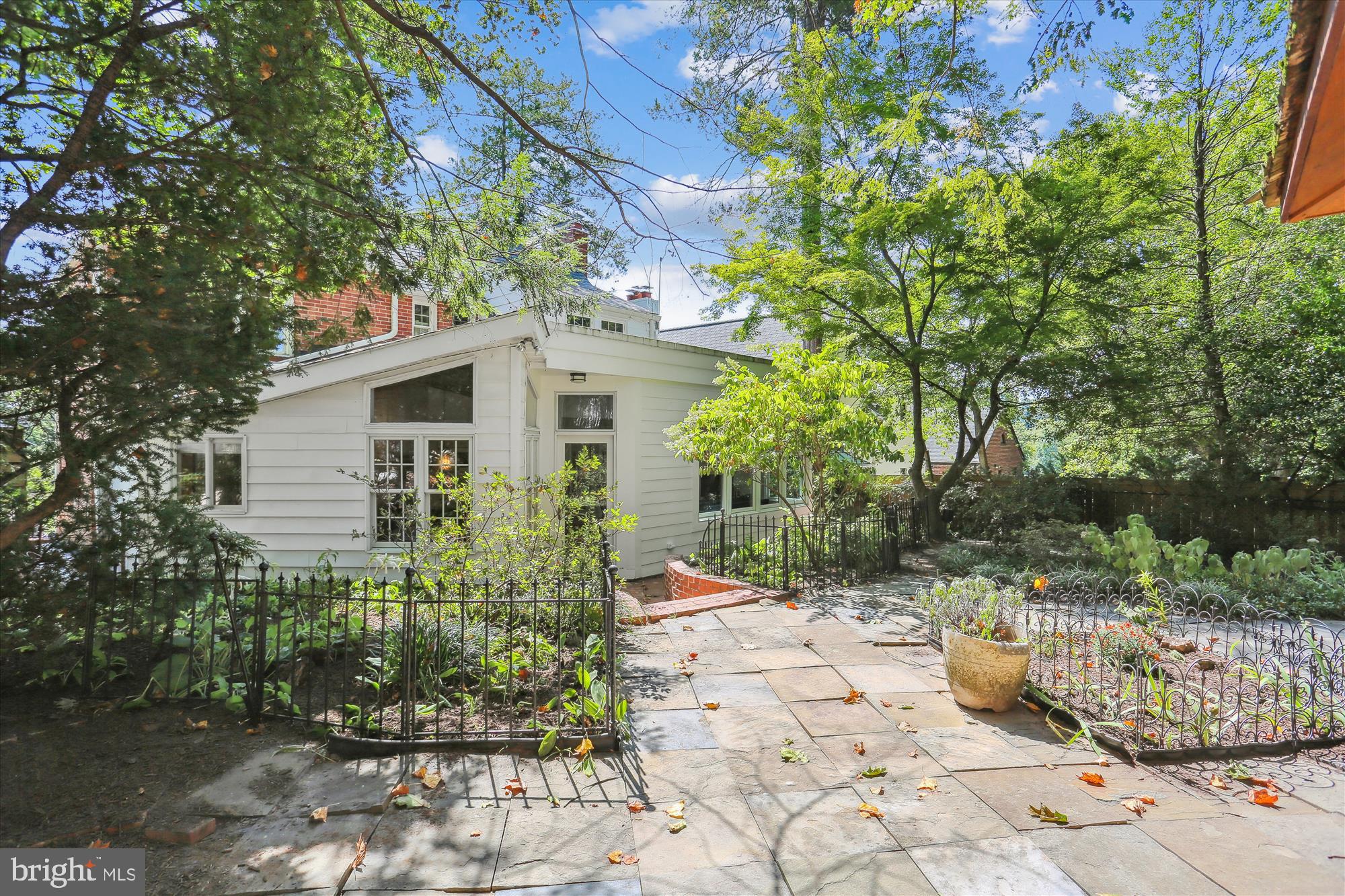 2803 WASHINGTON AVENUE