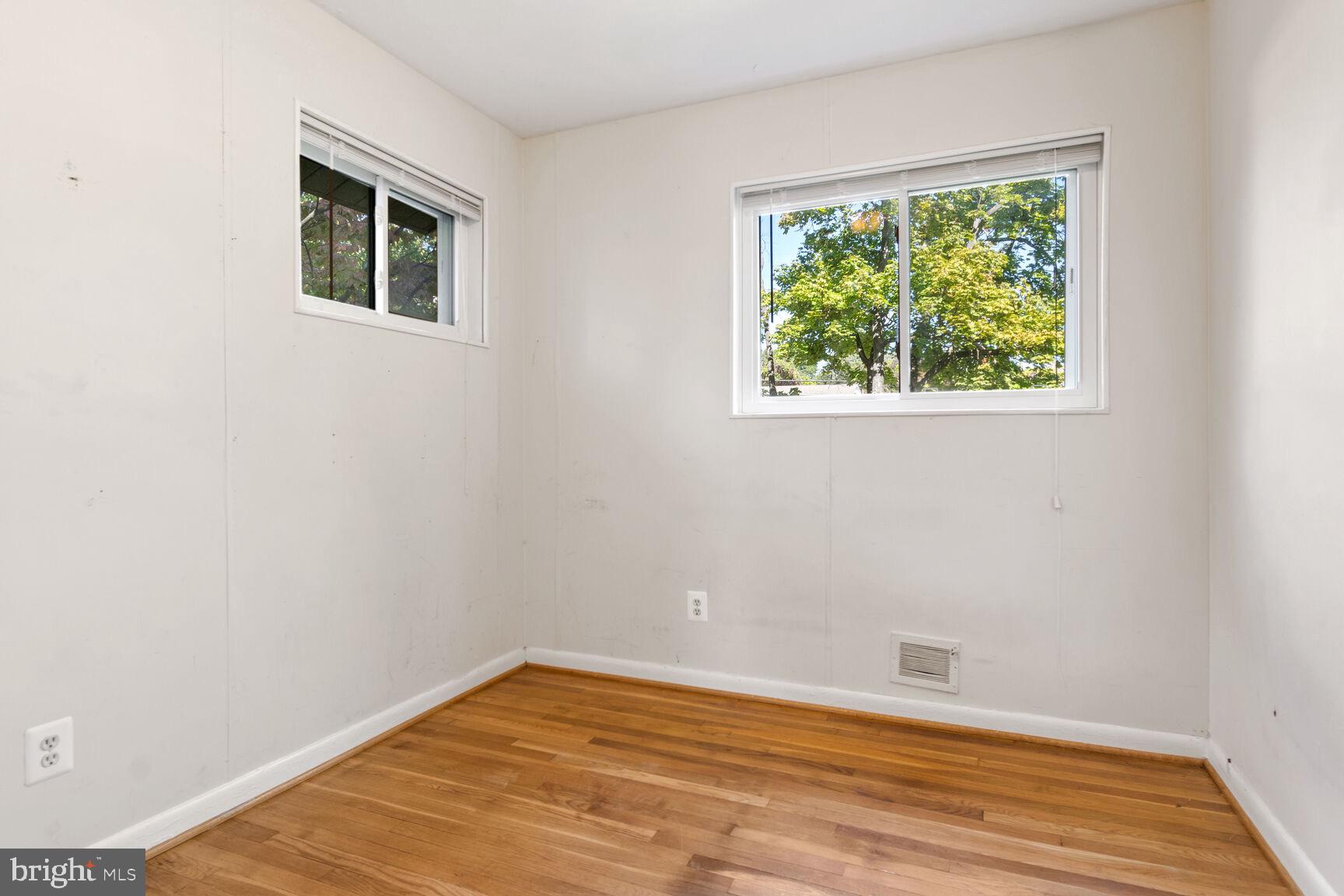 1306 CADDINGTON AVENUE