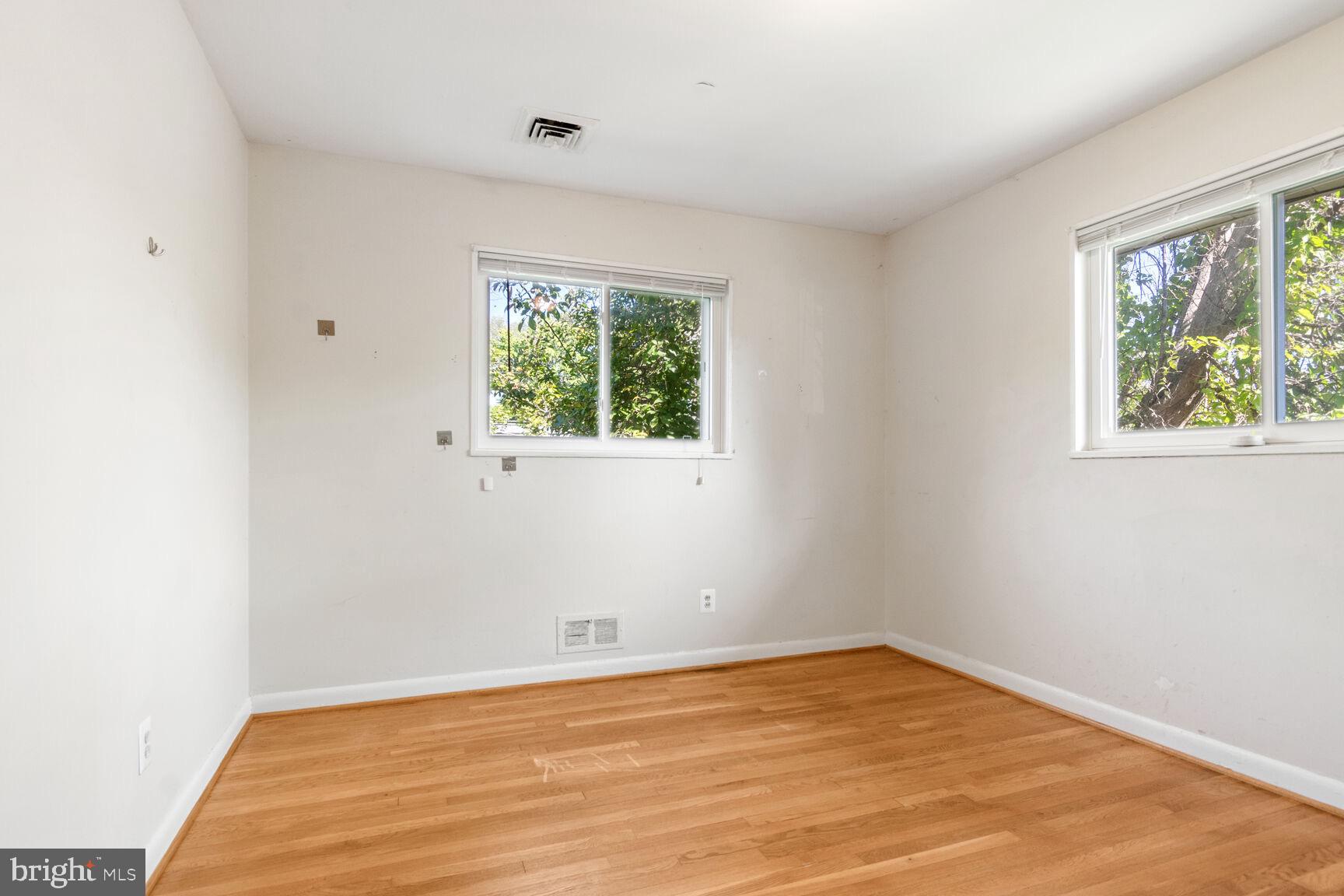 1306 CADDINGTON AVENUE