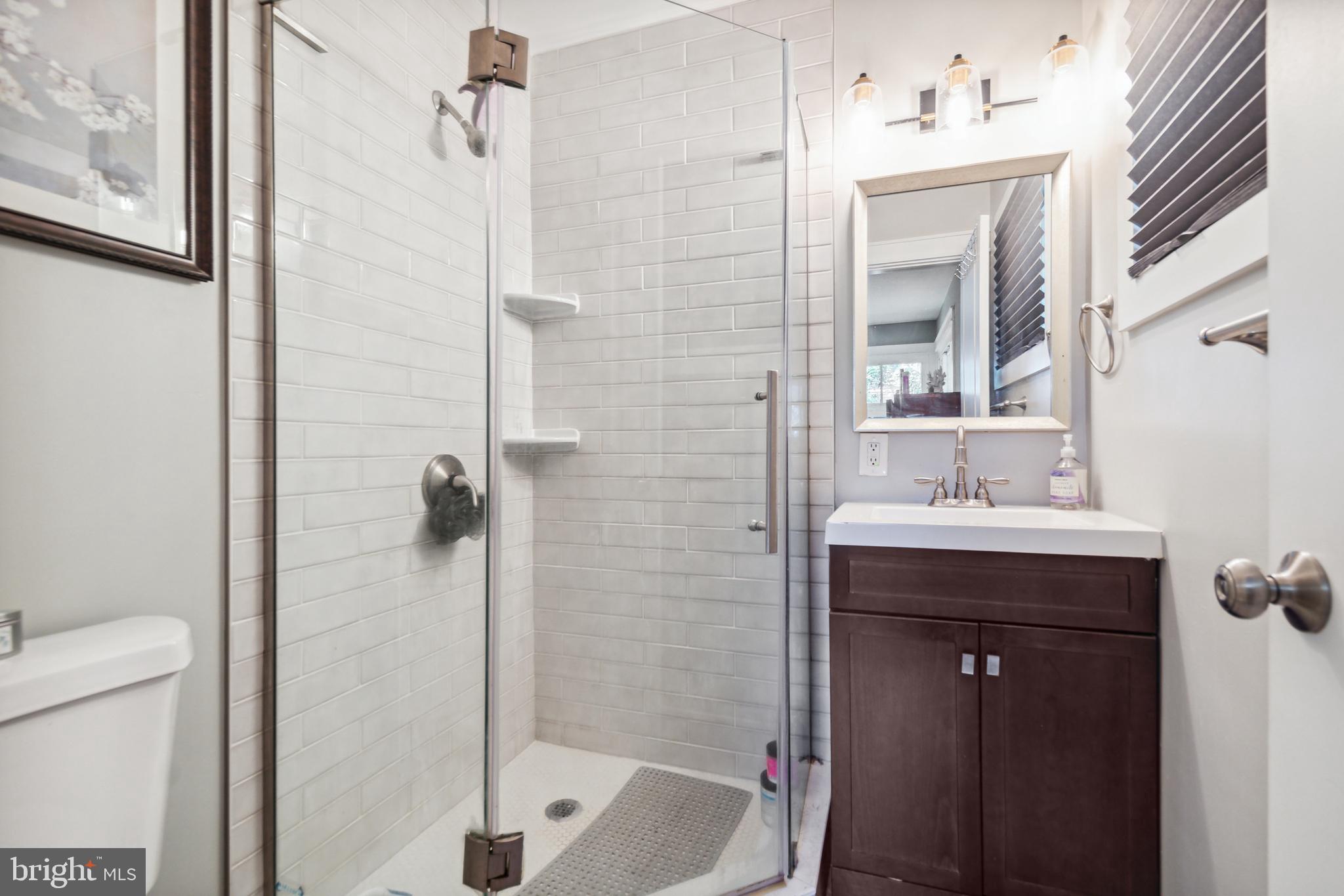 1128 CRESTHAVEN DRIVE