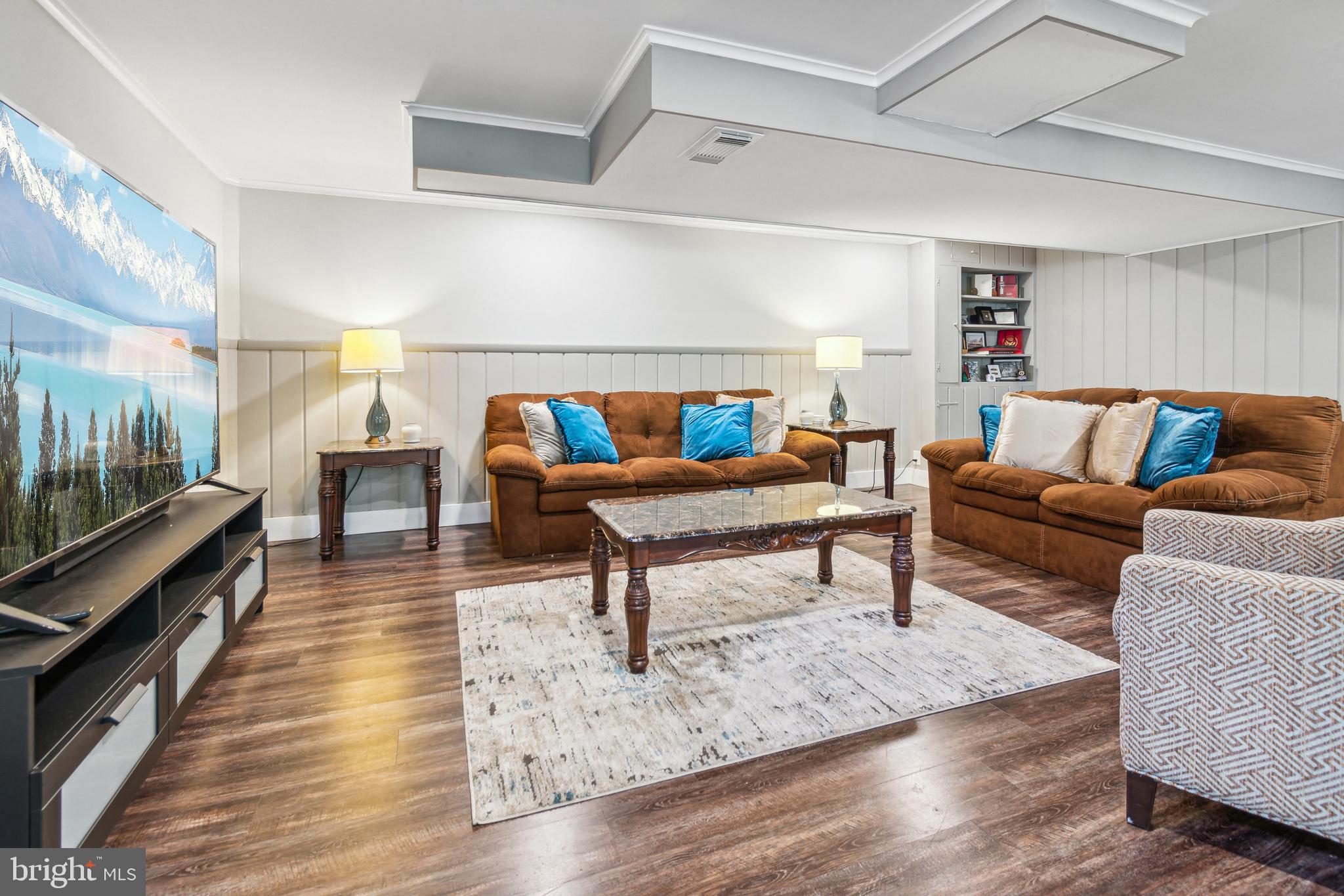 1128 CRESTHAVEN DRIVE