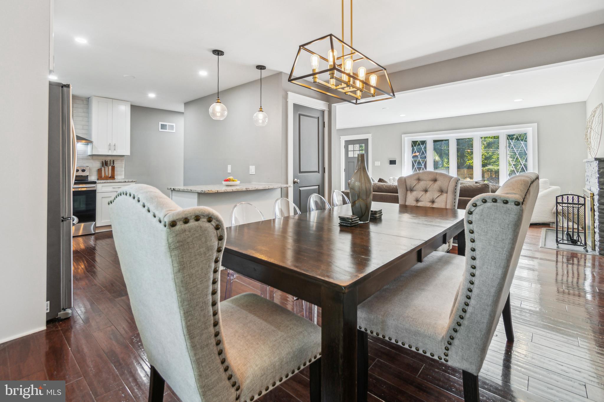 1128 CRESTHAVEN DRIVE