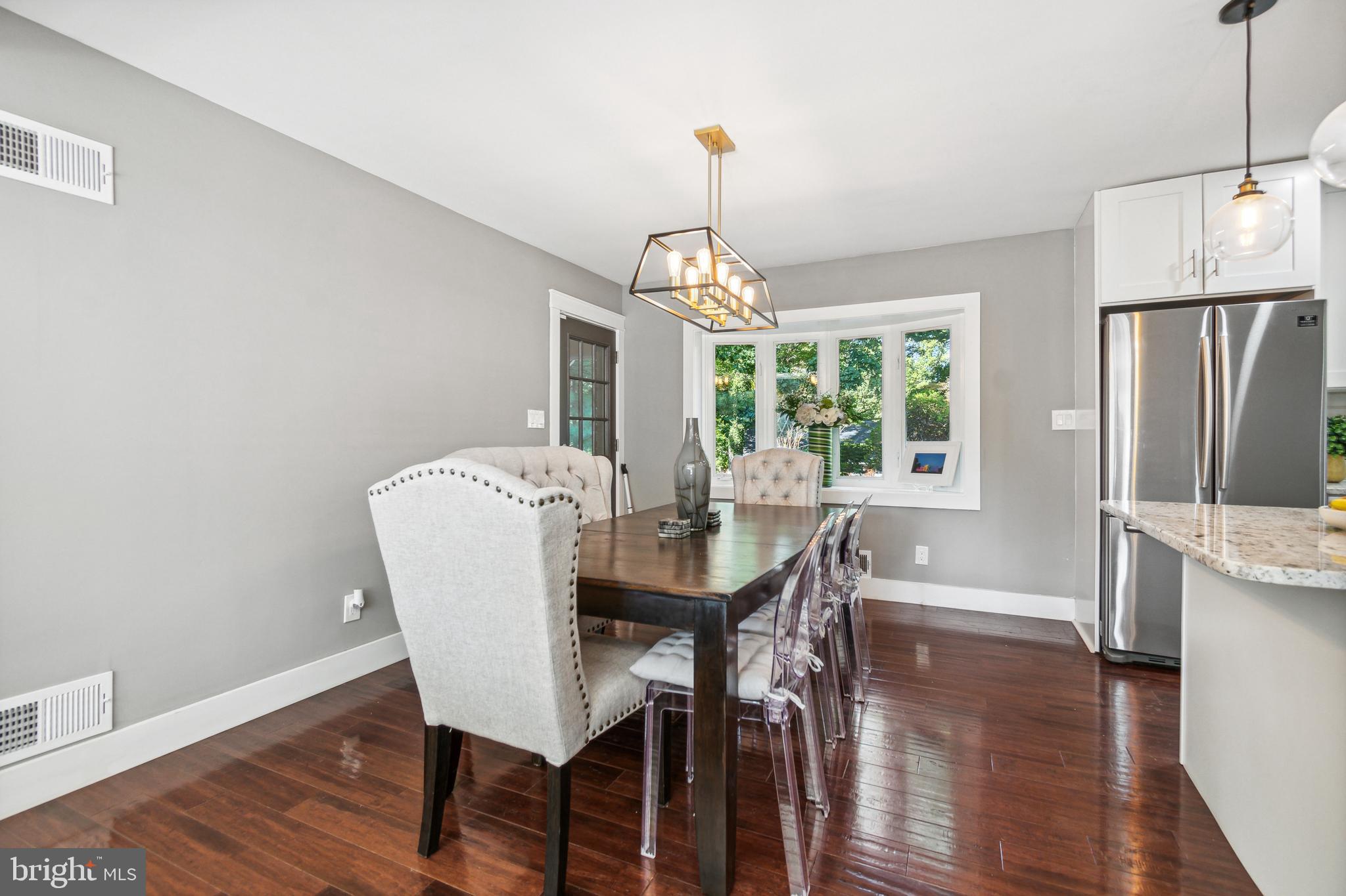 1128 CRESTHAVEN DRIVE