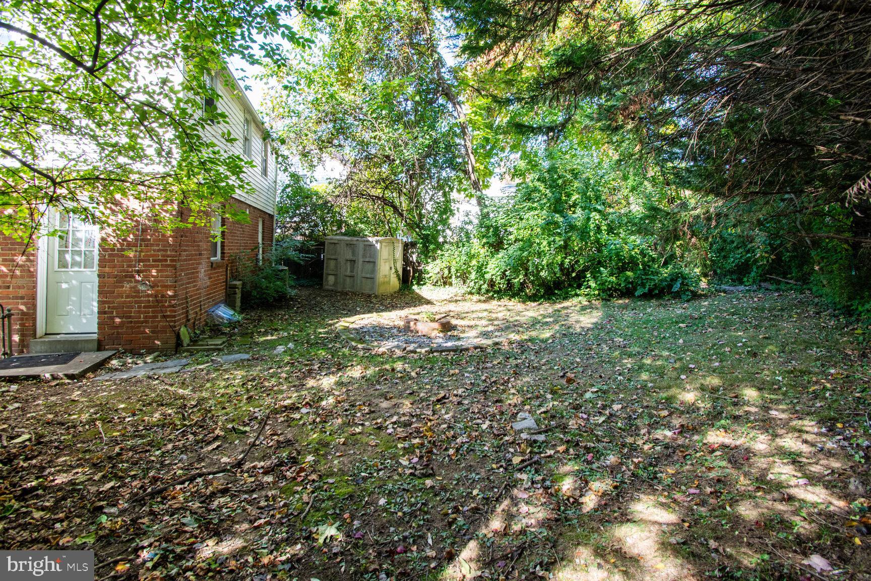 10007 GARDINER AVENUE