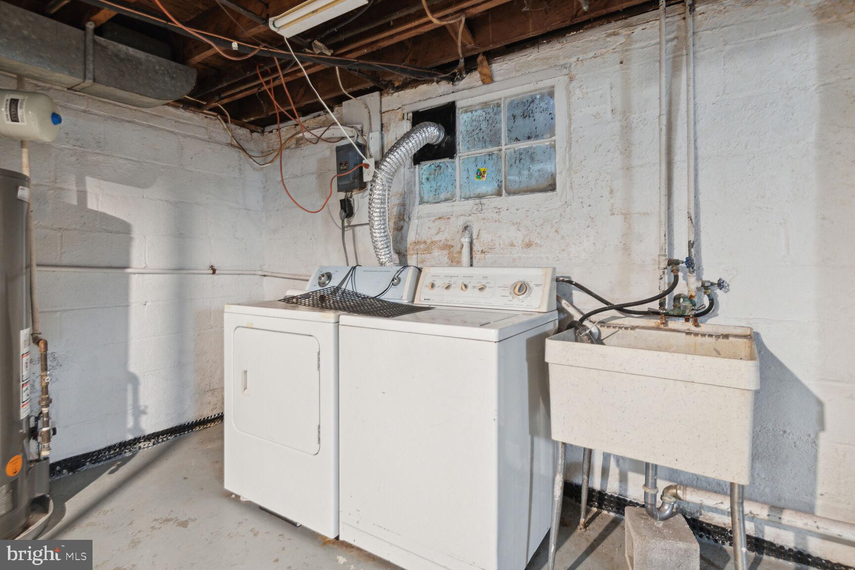 10007 GARDINER AVENUE