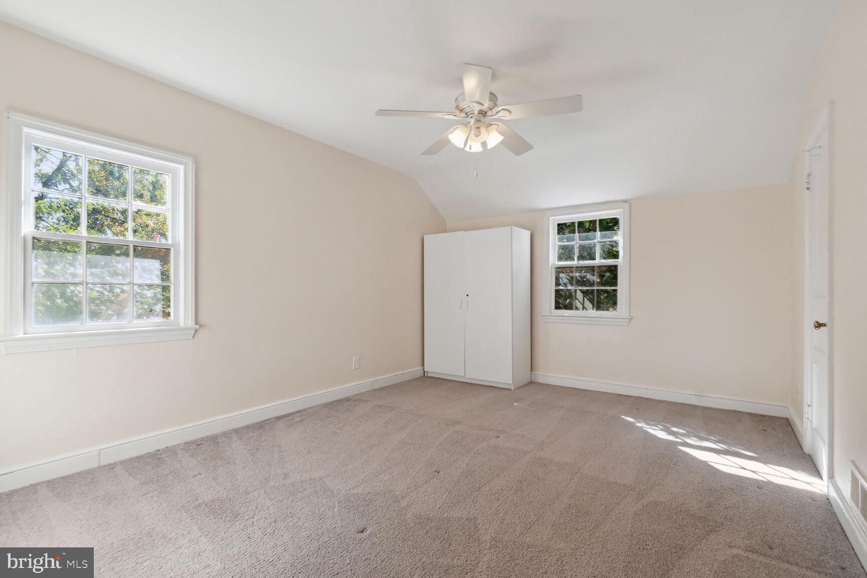 10007 GARDINER AVENUE