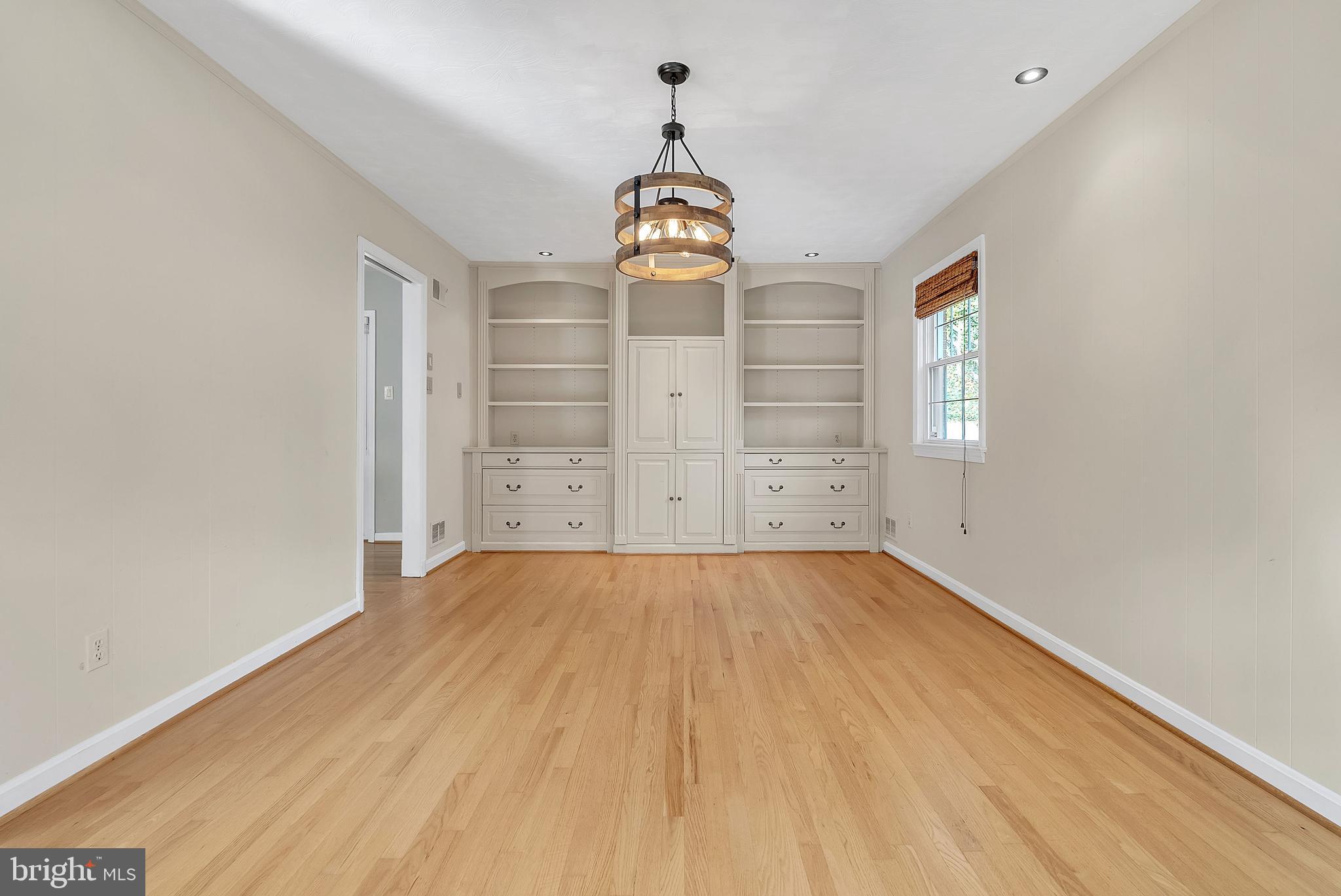 2124 EDGEWATER PARKWAY