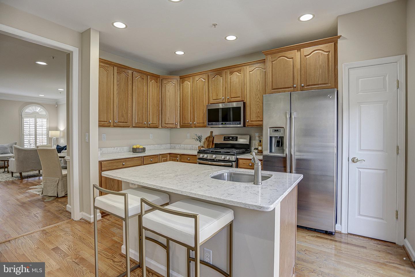 524 Fallsgrove Dr