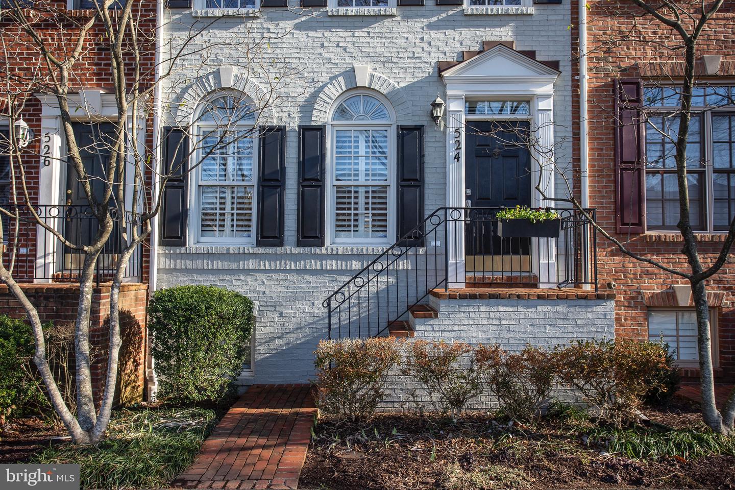 524 Fallsgrove Dr